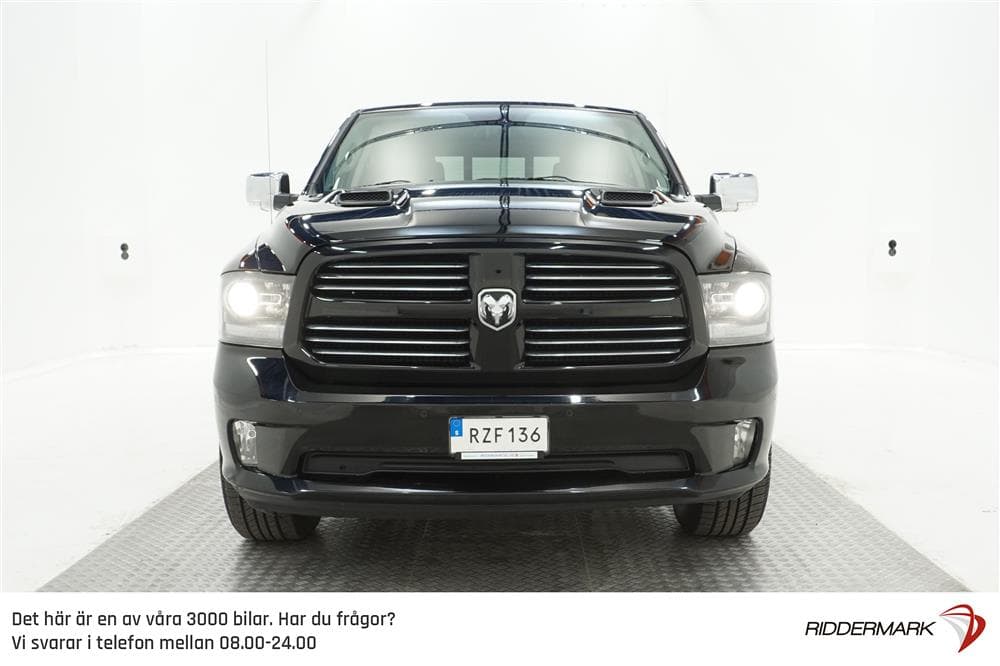 Dodge Ram Sport 5.7 4WD 401hk Taklucka Navi Dragkrok exteriör