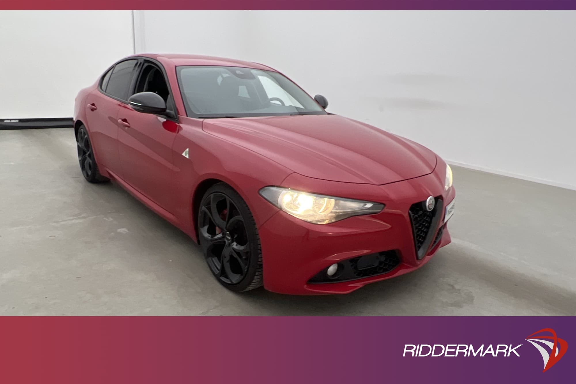 Alfa Romeo Giulia 2.2 JTD 180hk Super Sensorer Halvskinn