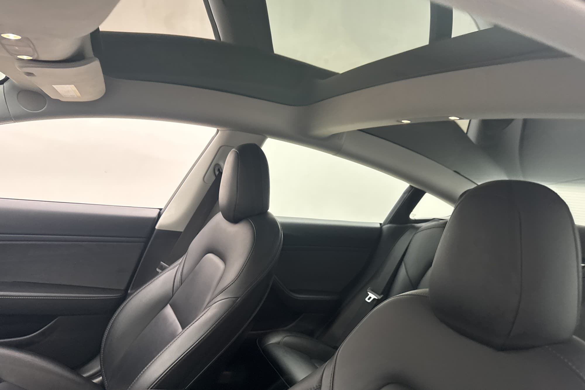 Tesla Model 3 Long Range AWD En-Brukare Dragkrok Sv.Såld