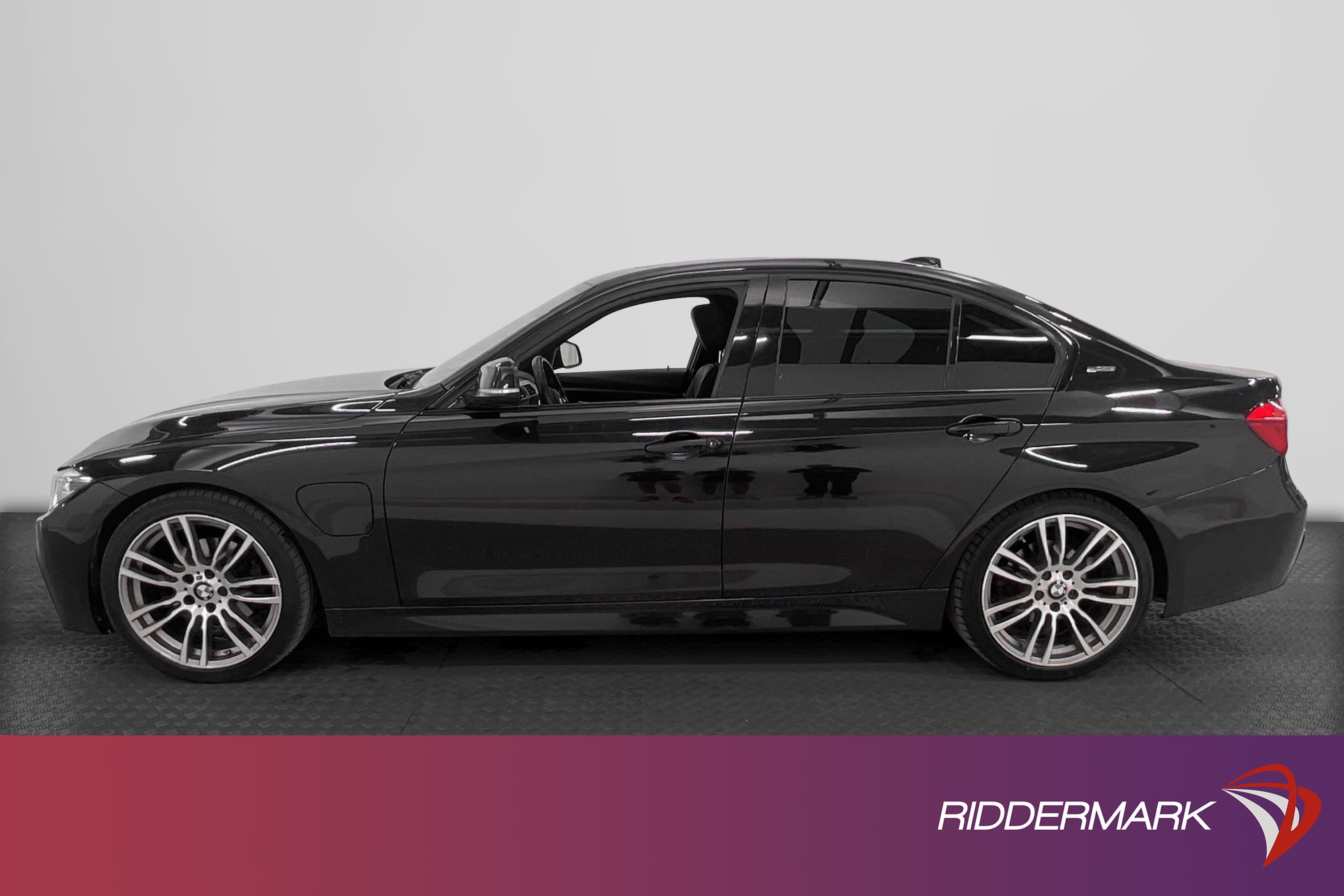 BMW 330e