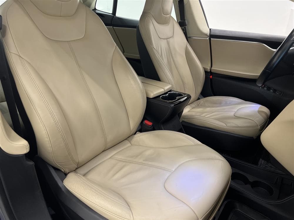 Tesla Model S 85 378hk Panorama Skinn Kamera Svensksåld