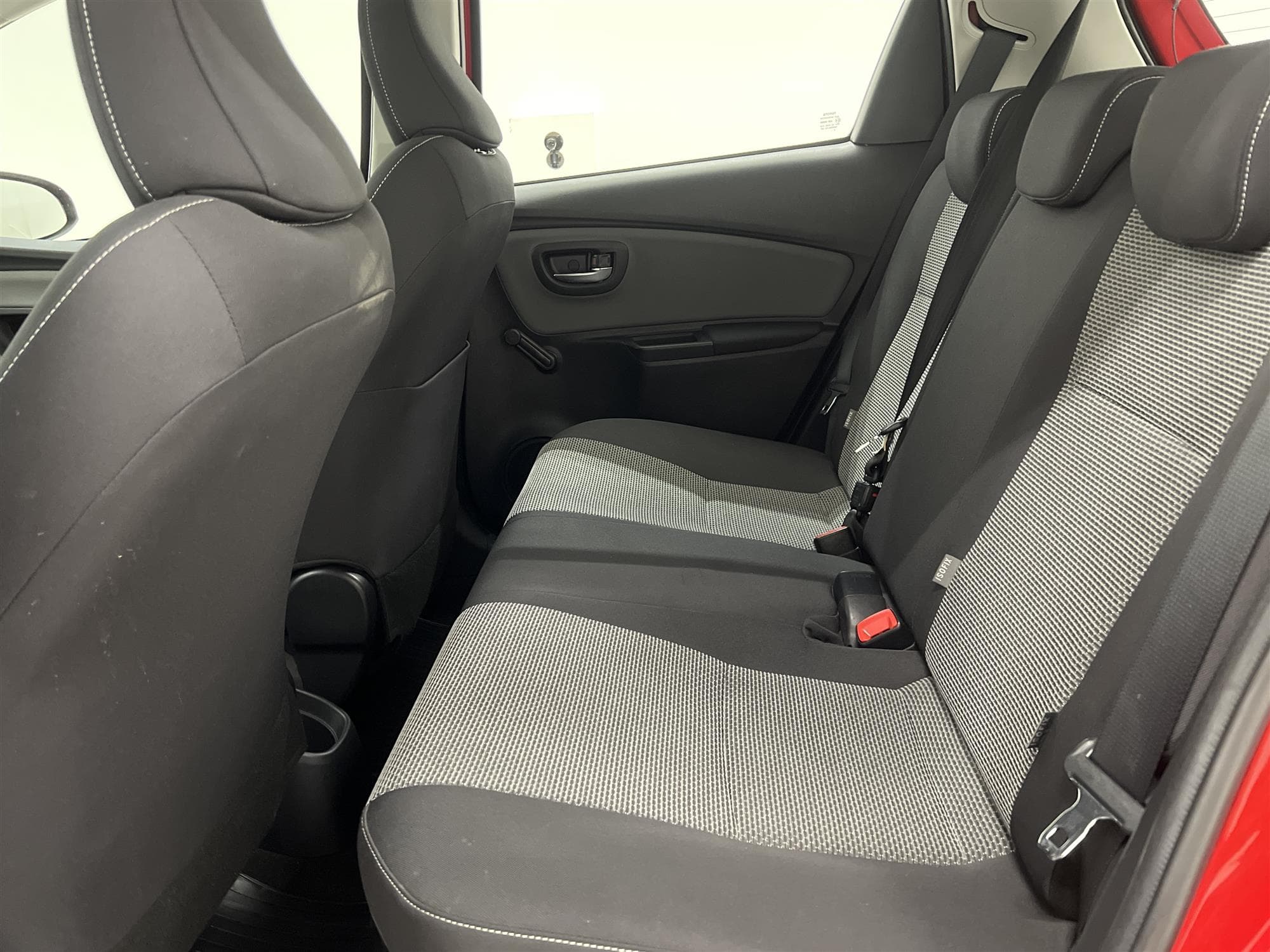 Toyota  Yaris Hybrid e-CVT 101hk B-Kam Låg Skatt 0,33L/mil