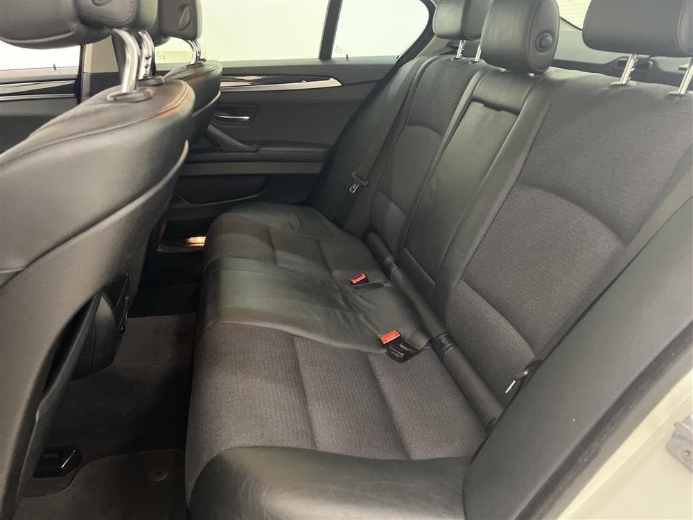 BMW 520d EfficientDynamics, 184hk B-Kam H-skinn HiFi Draginteriör