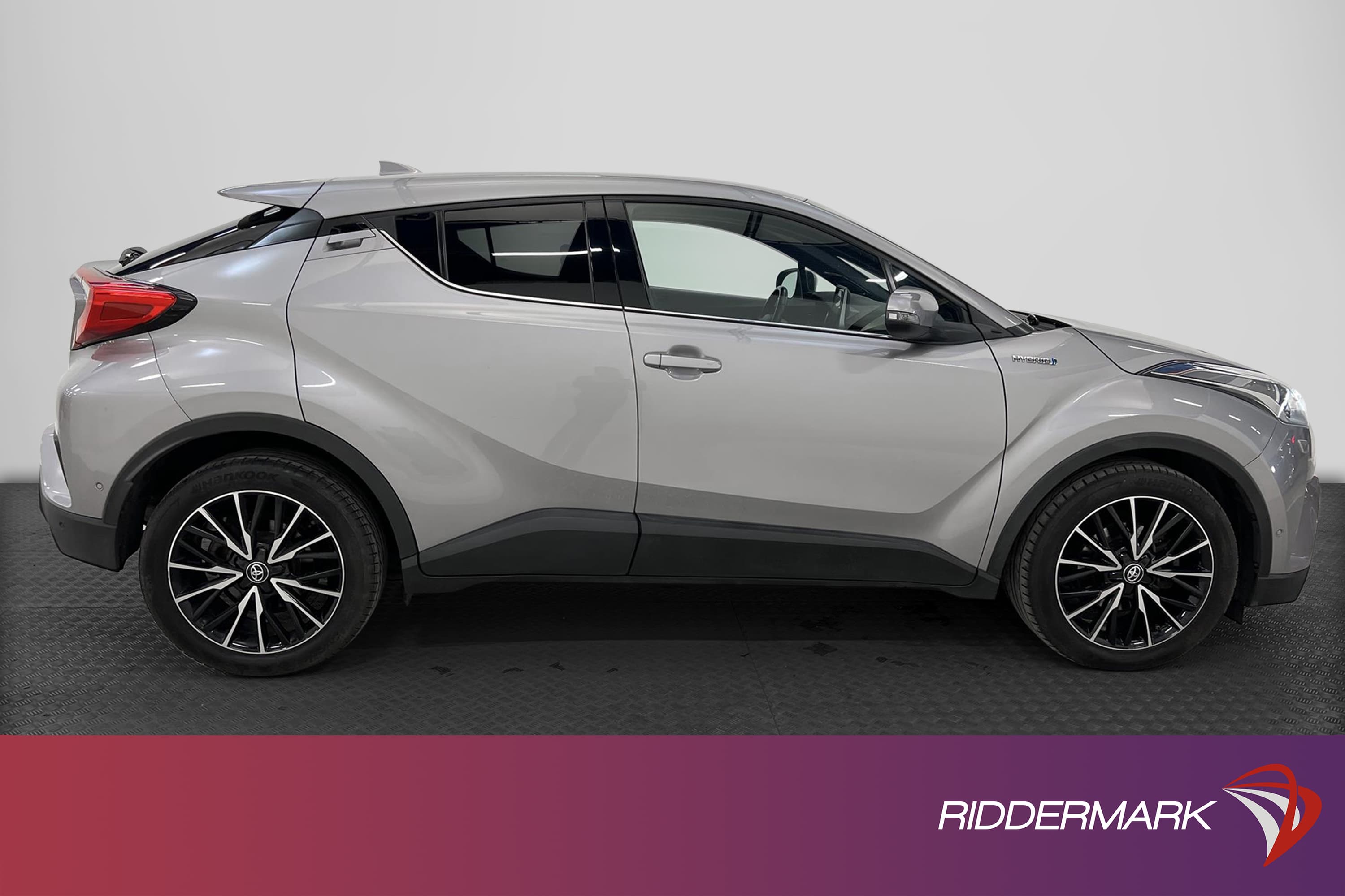 Toyota C-HR Hybrid CVT 122hk Executive JBL Skinn Navi B-Kam