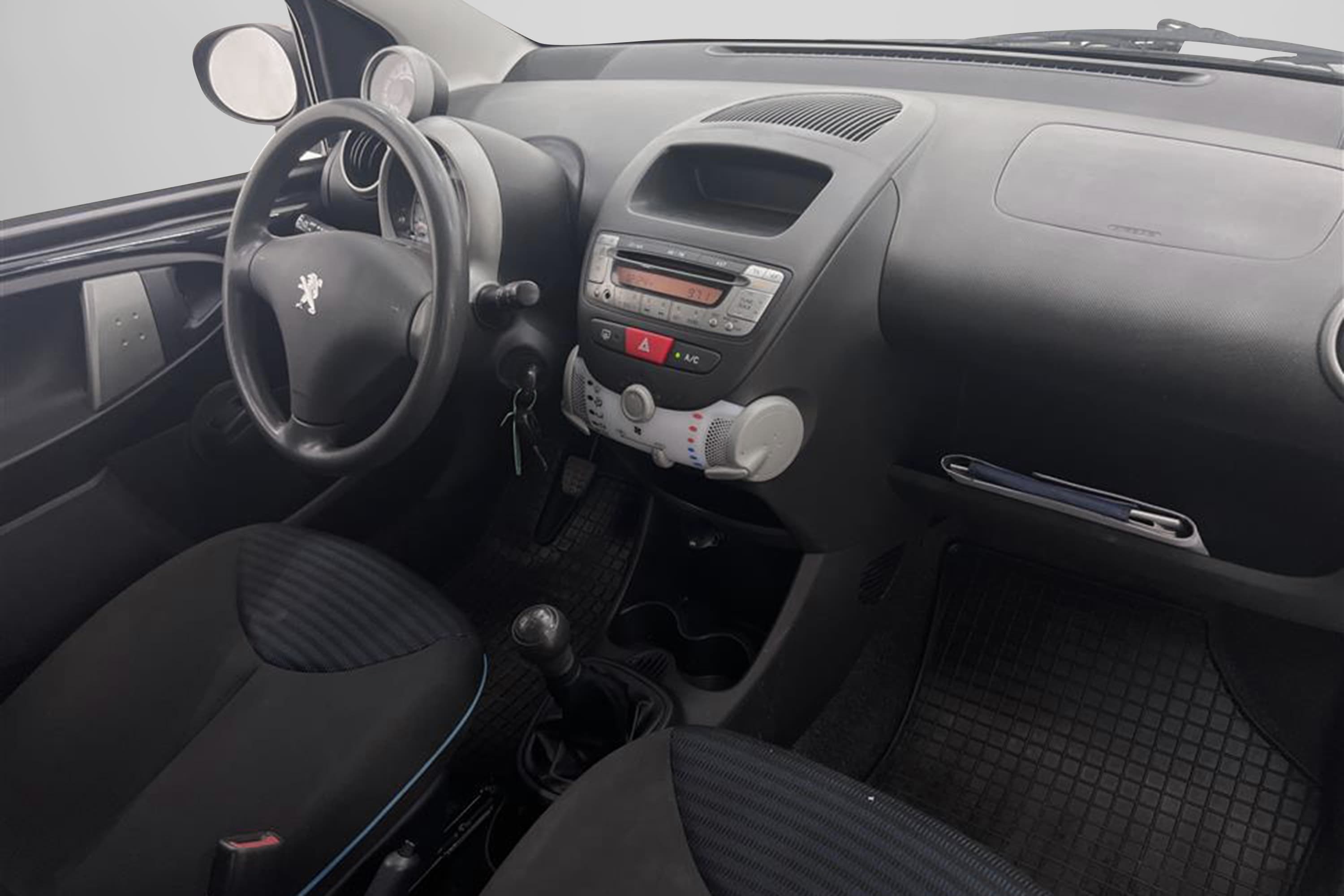 Peugeot 107 5dr 1.0 68hk 2 brukare 0.43l/milinteriör