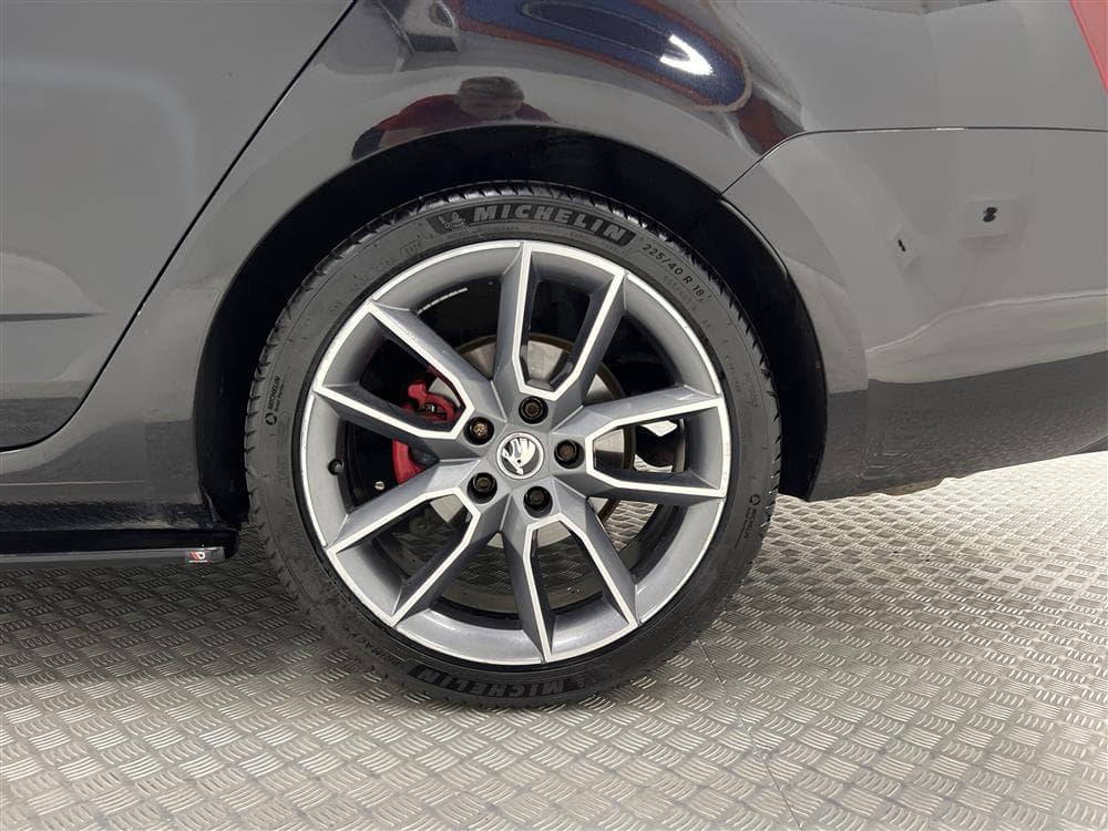 Skoda Octavia RS 2.0 TDI 184hk 4x4 Värmare Kamera GPS Cantoninteriör