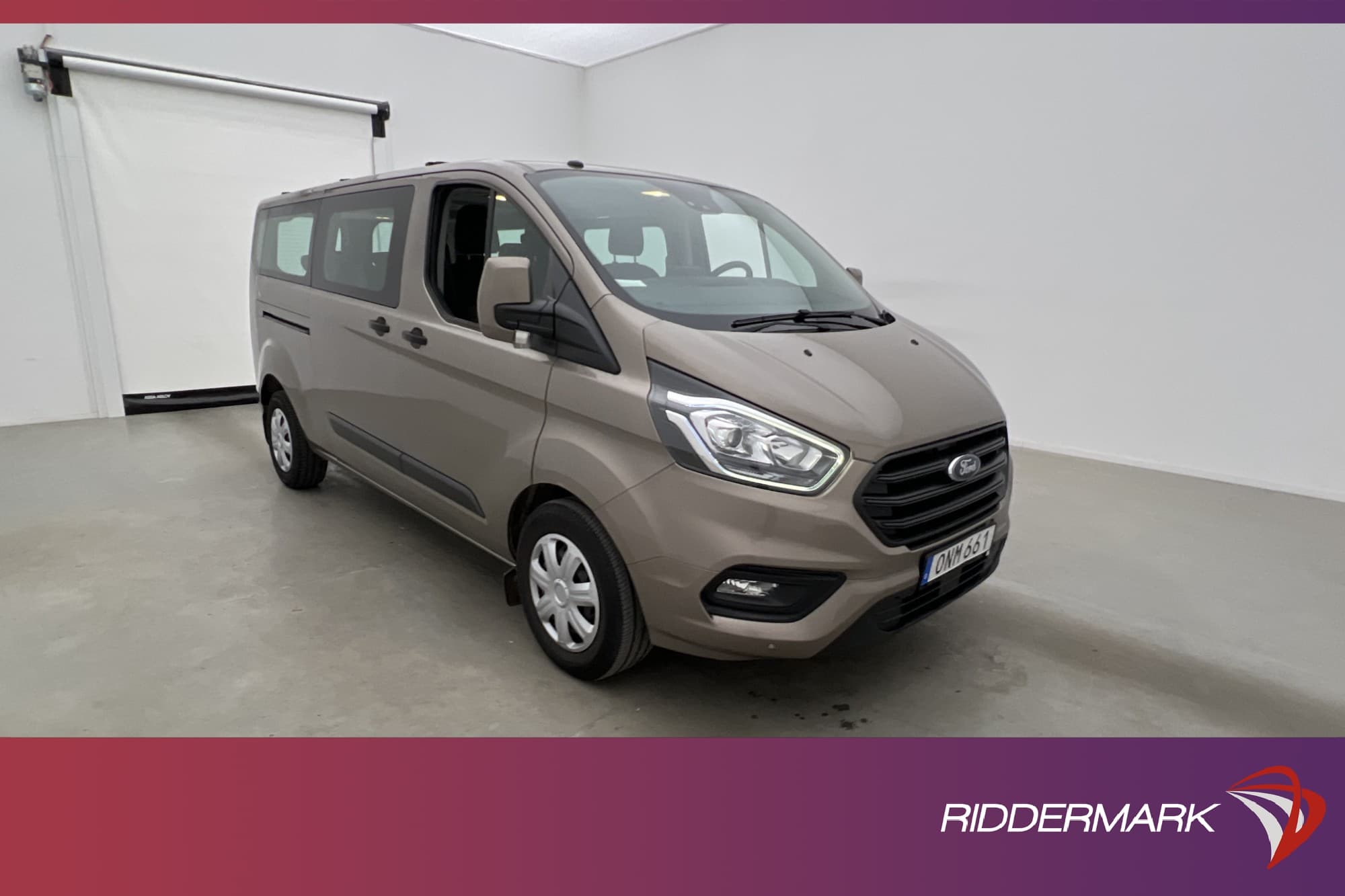 Ford Transit Custom Kombi Lång Ny-Kamrem Värmare 9-Sits Moms