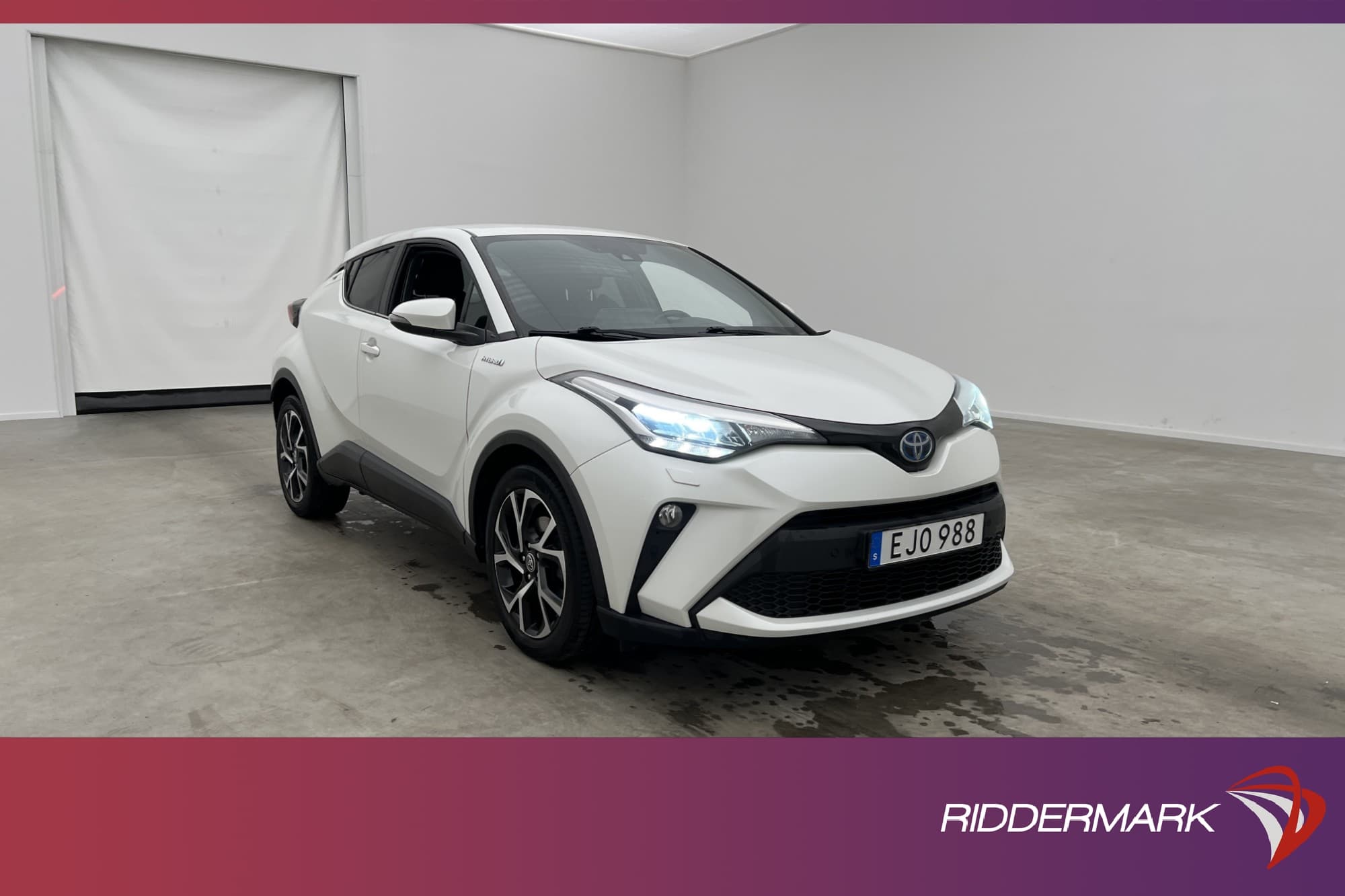 Toyota C-HR Hybrid 122hk