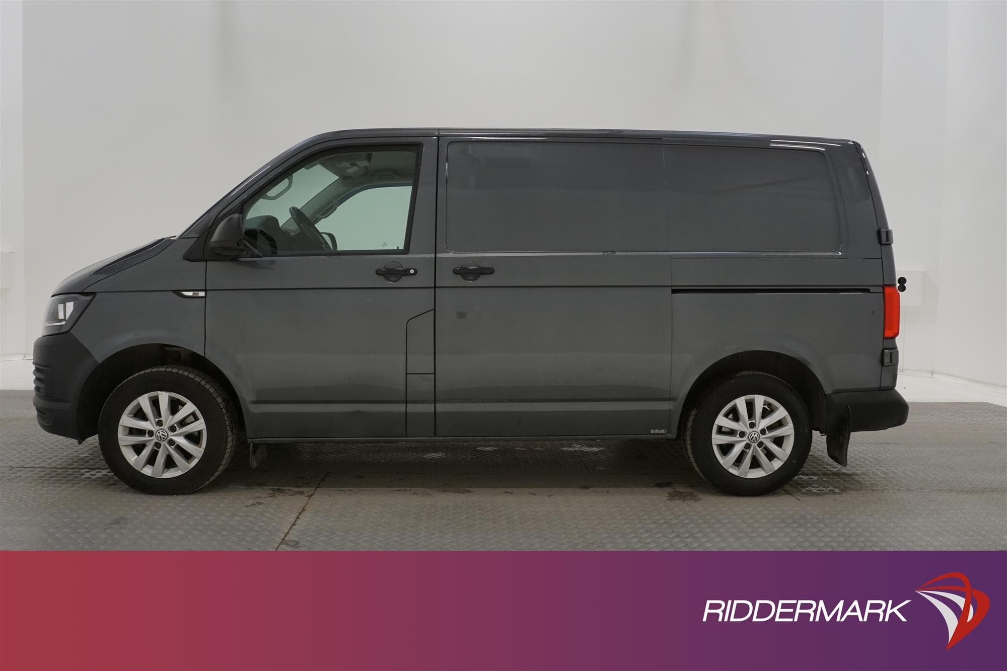 Volkswagen Transporter Automat 150hk Dragkrok Värmare Moms