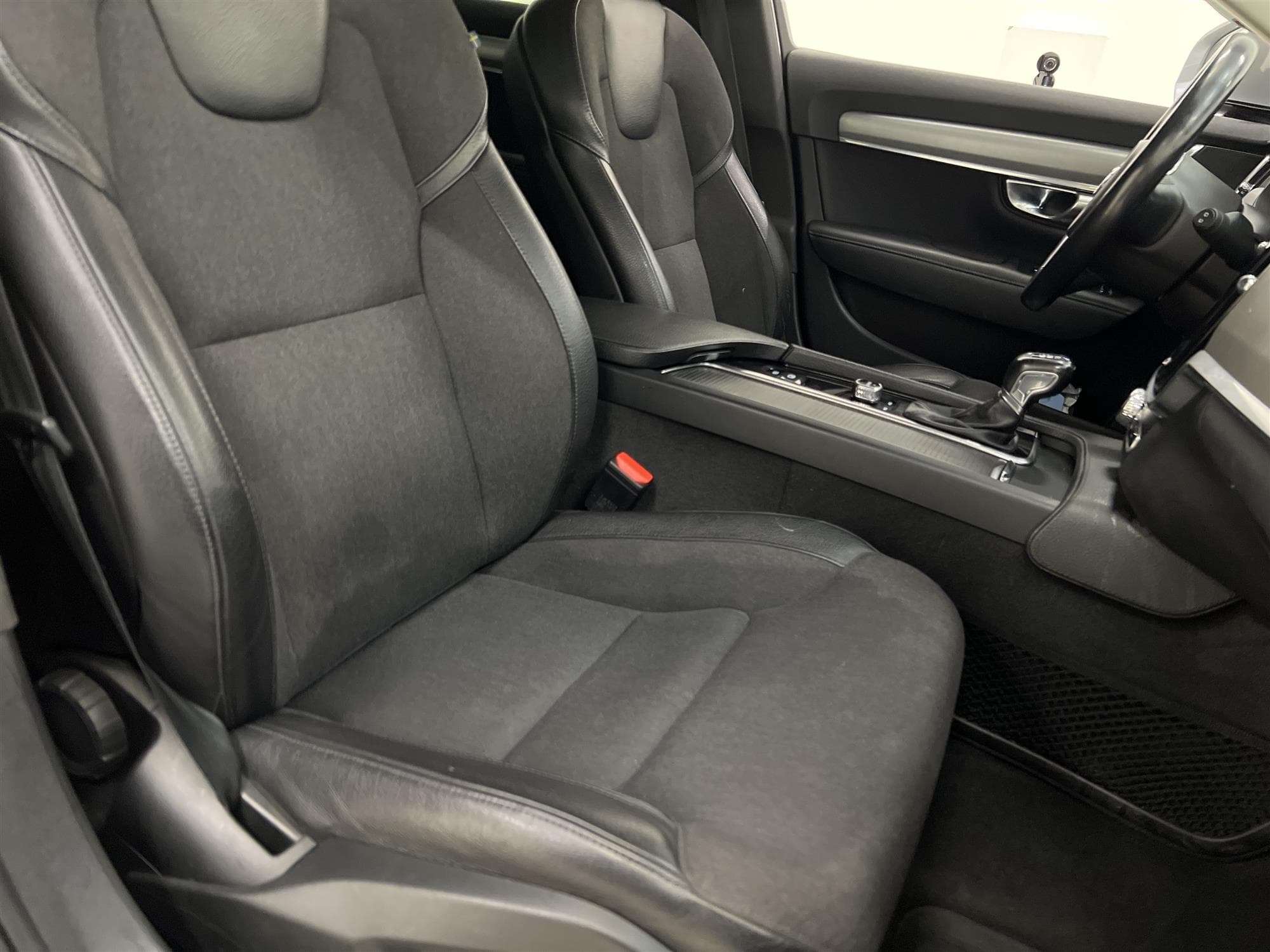 Volvo V90 D5 AWD 235hk Advanced VOC D-Värm Navi 0,49L/mil