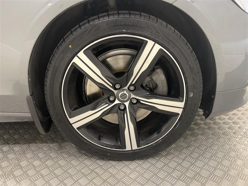 Volvo V90 T8 AWD TwEn 392hk R-Design B&W Drag Värmareinteriör