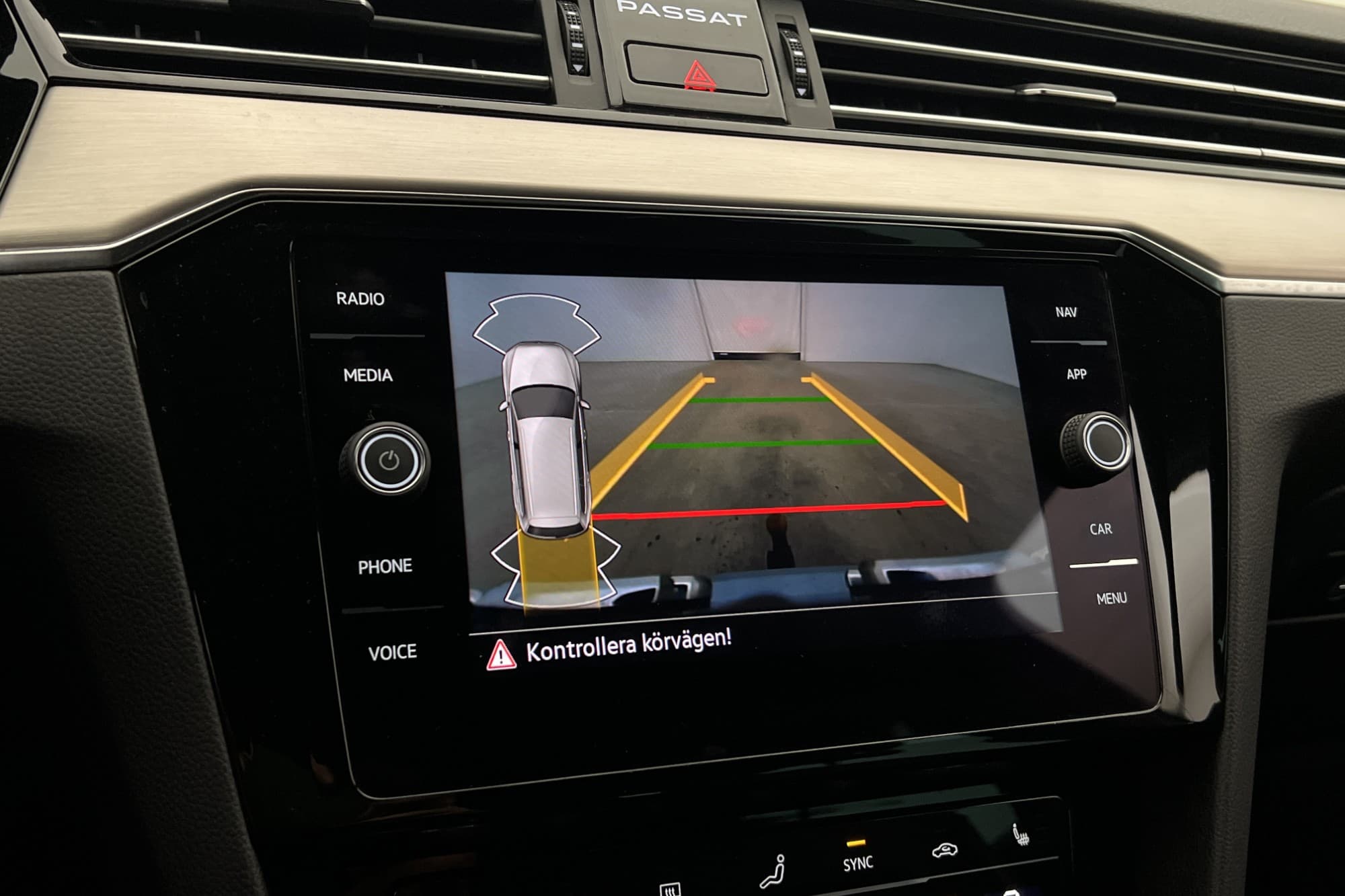 Volkswagen Passat 2.0 TDI 200hk 4M R-Line Cockpit Värm Drag