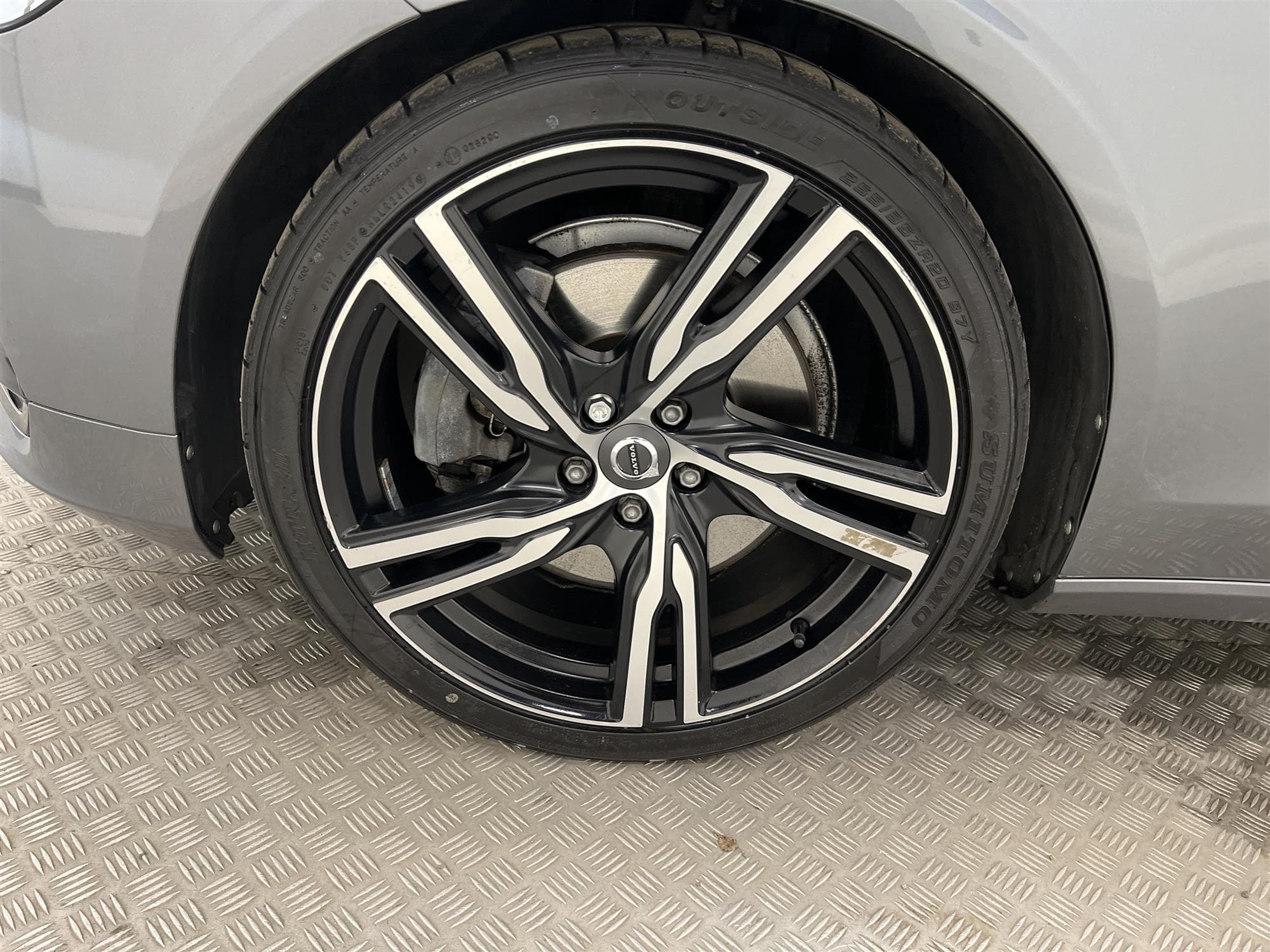 Volvo V90 T5 250hk R Design VOC B-Värm Navi BLIS Drag