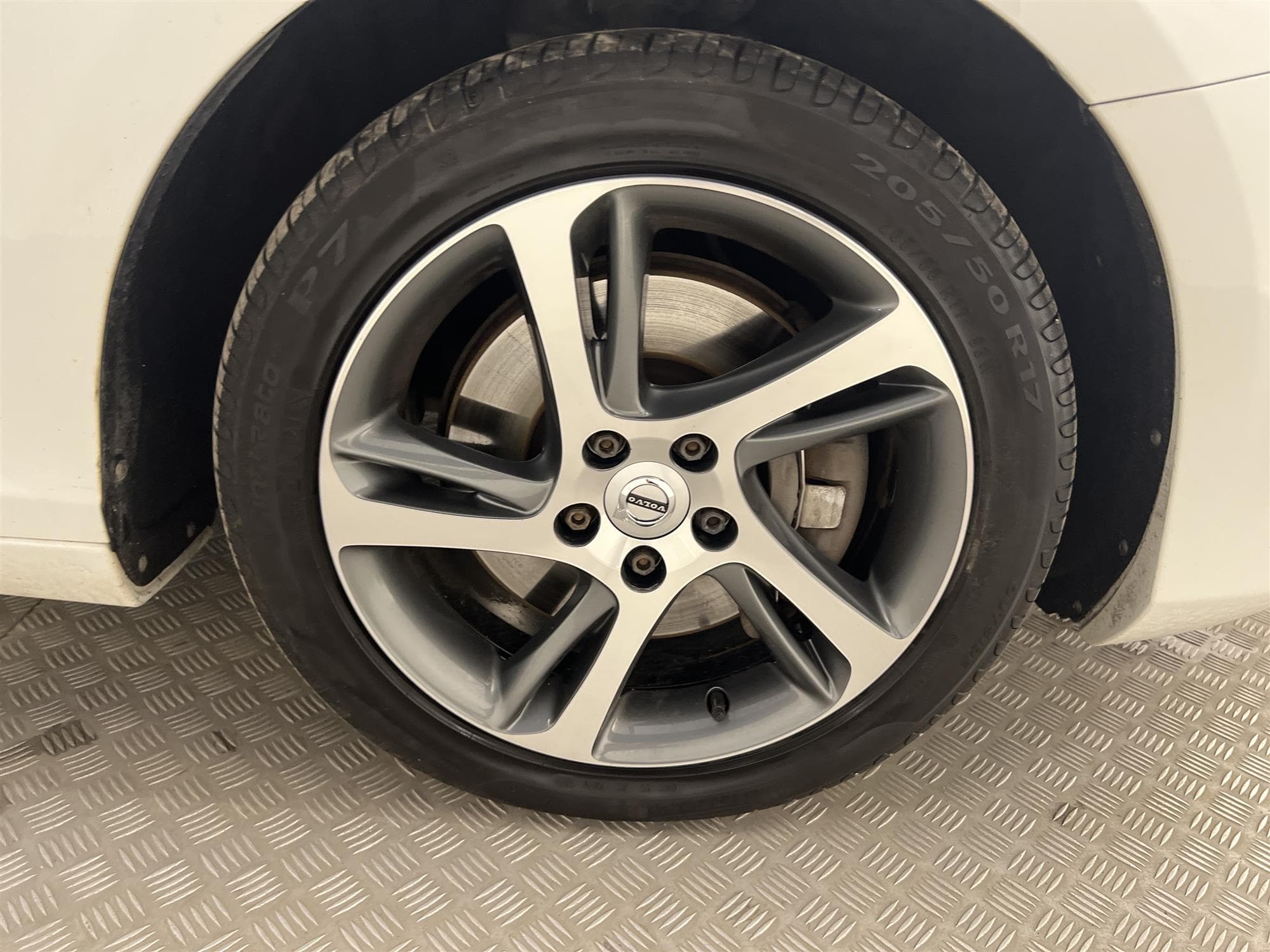 Volvo V40 D3 150hk R-Design VOC Värmare Helskinn 0,52l/milinteriör