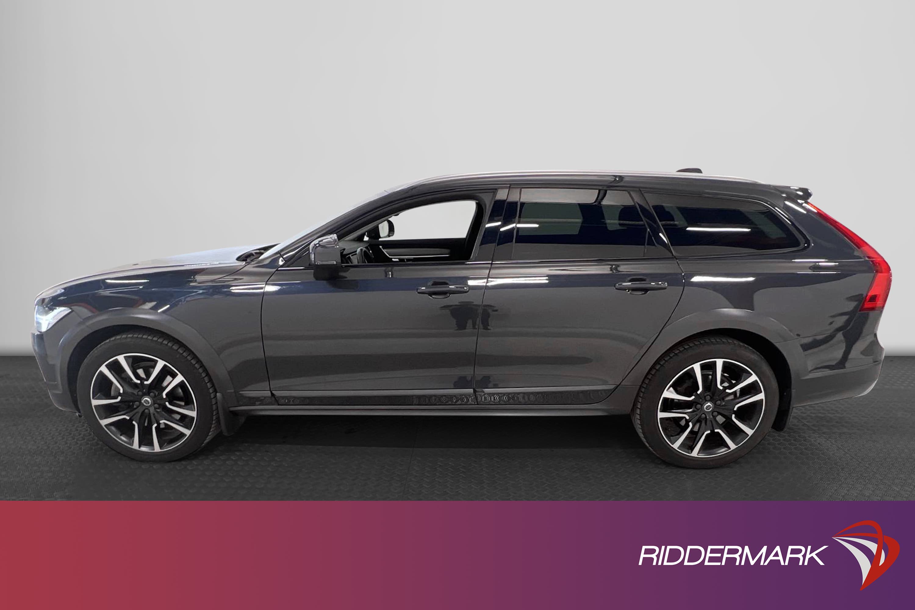 Volvo V90 Cross Country D4 AWD D-värm VOC Navi B-kamera Drag
