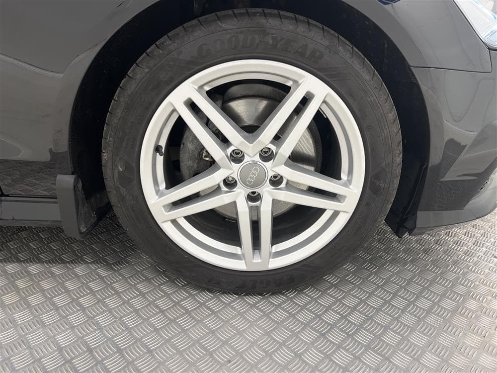 Audi A6 2.0 TDI Avant 190hk D-Värmare Navi Drag 0,44L/Minteriör