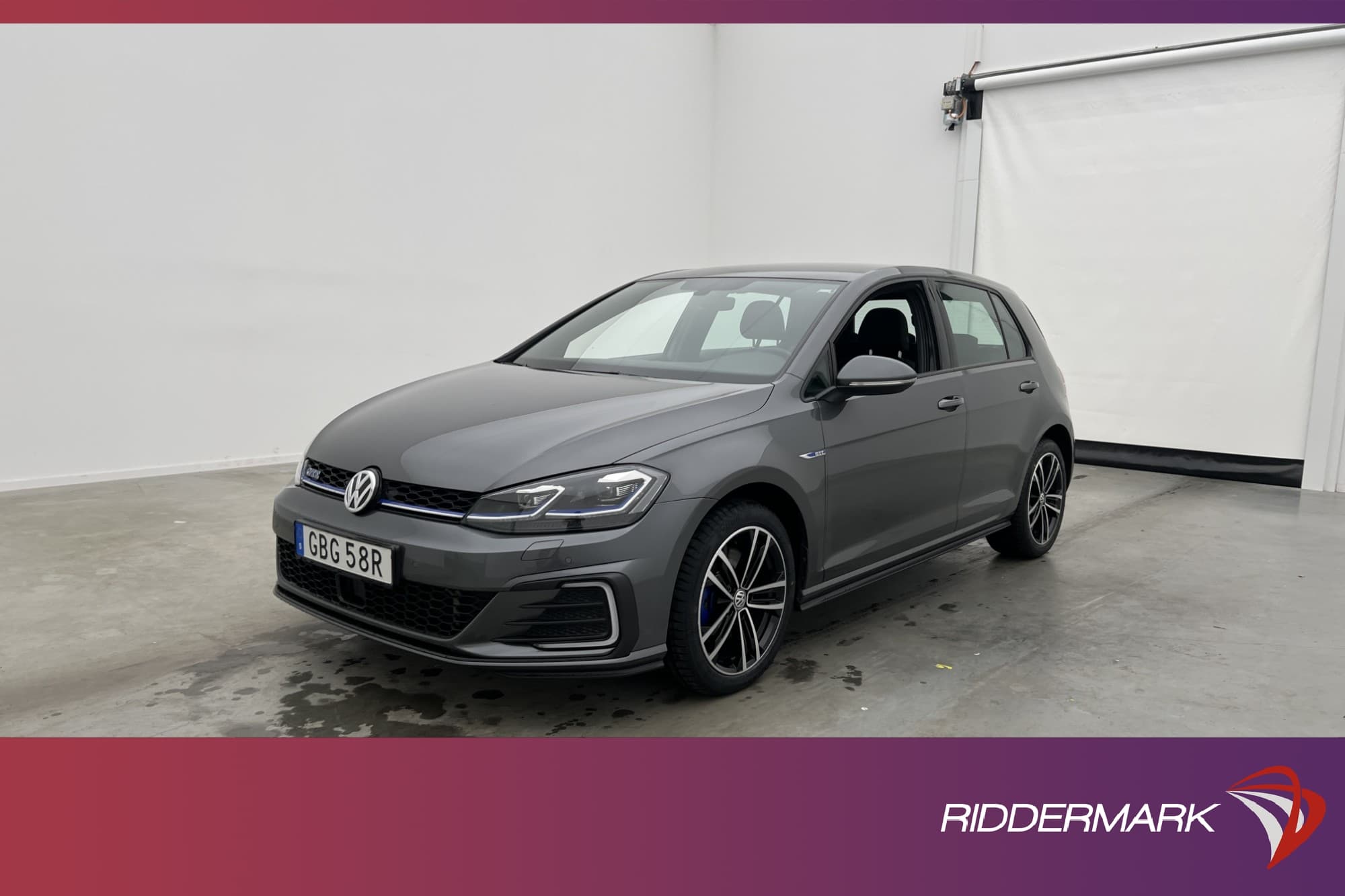 Volkswagen Golf GTE 204hk