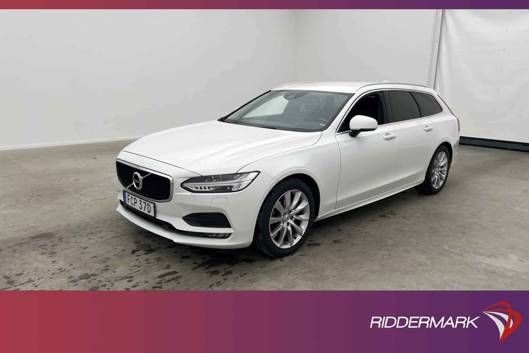 Volvo V90 D4