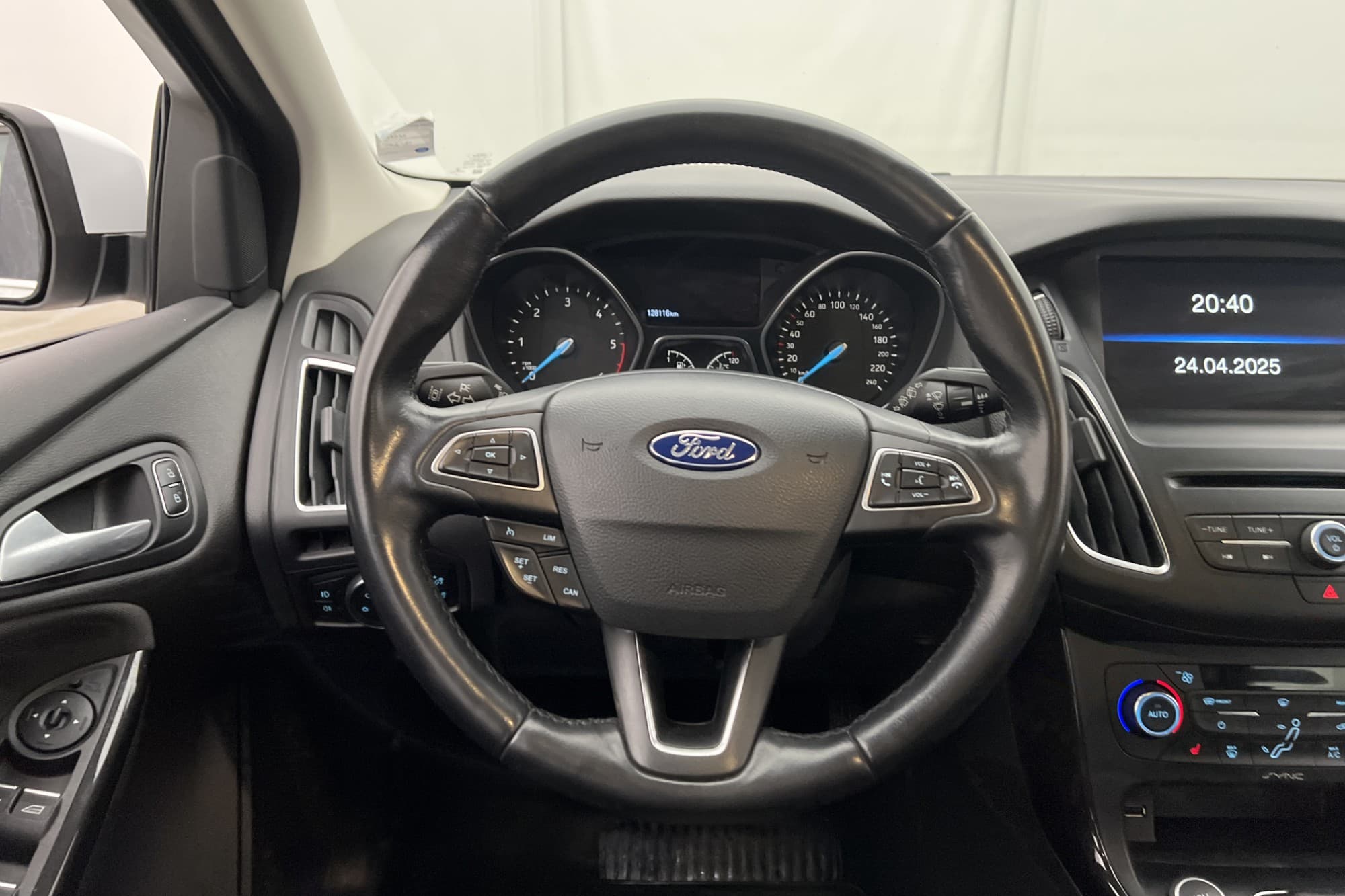 Ford Focus 1.5 95hk Titanium P-Sensorer Dragkrok Keyless