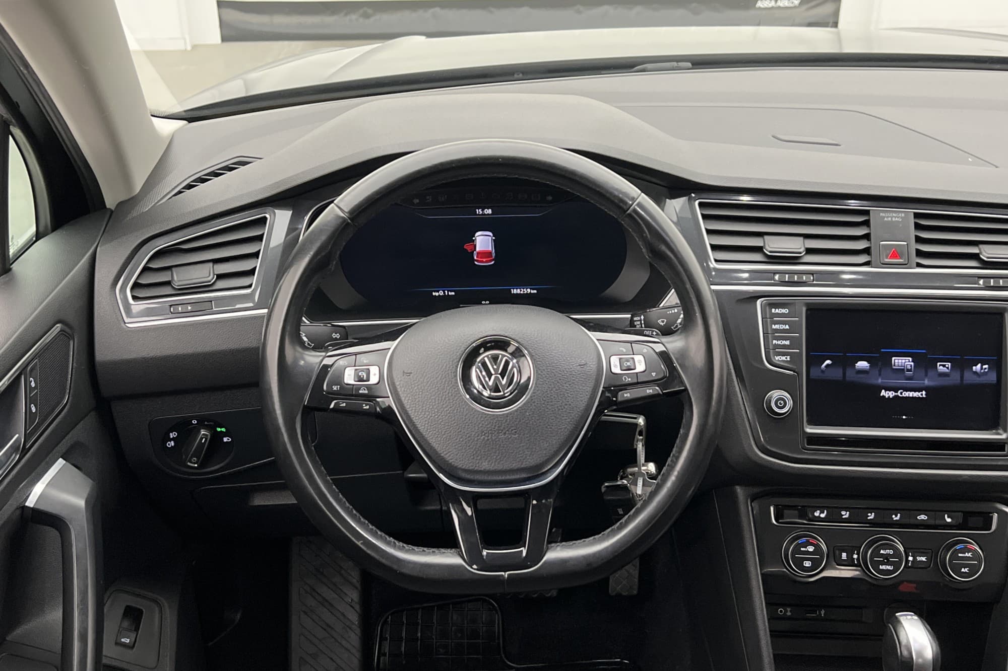 Volkswagen Tiguan TDI 4M GT Cockpit D-Värmare CarPlay Drag
