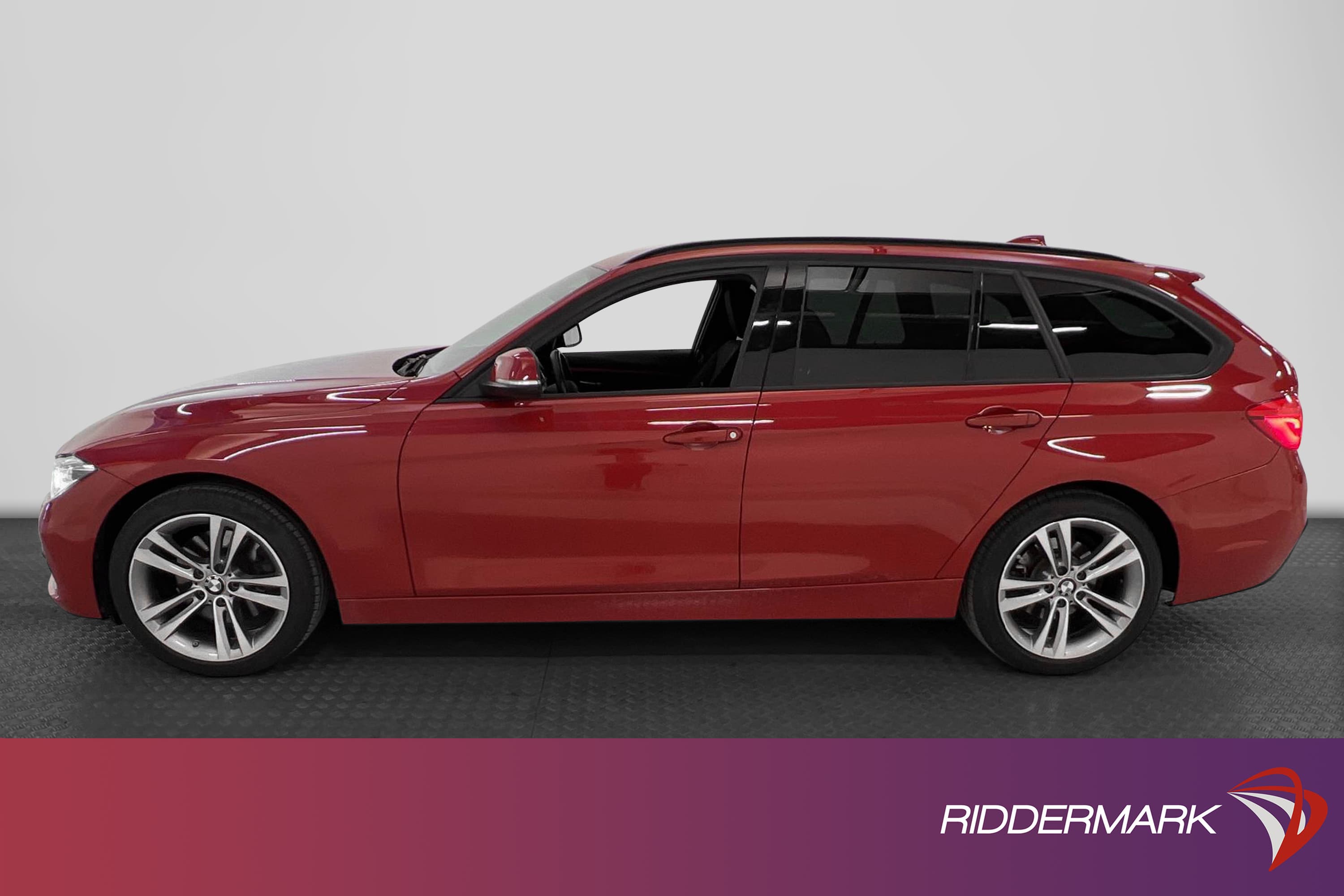 BMW 330i xDrive 252 hk