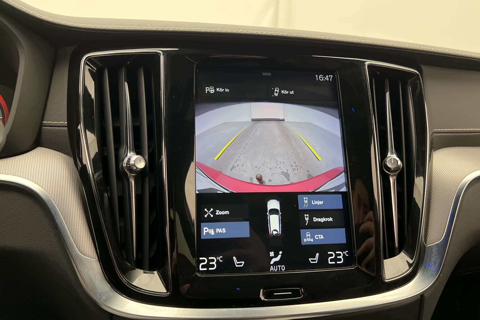 Volvo V60 Polestar T5 253hk R-Design Drag B&W HUD B-Kam