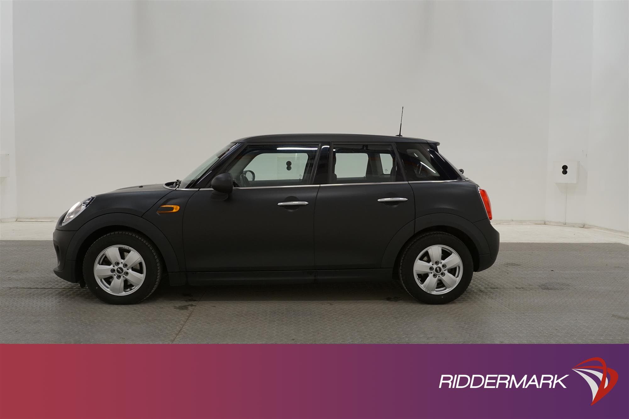 MINI One 5-dörrar 102hk Pepper Farthållare AC Låg skatt