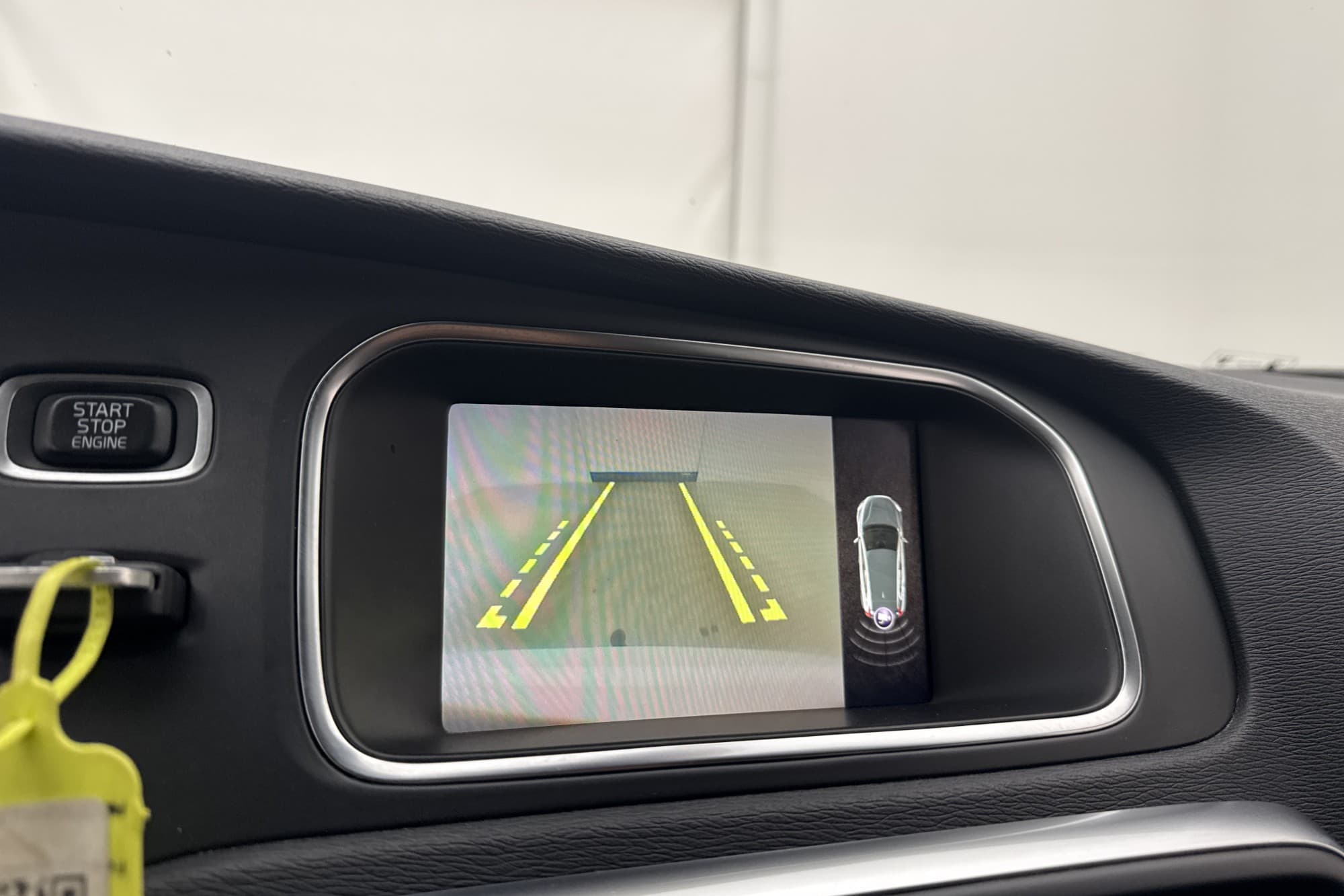 Volvo V40 D4 190hk Momentum VOC D-Värm Navi Kamera Drag