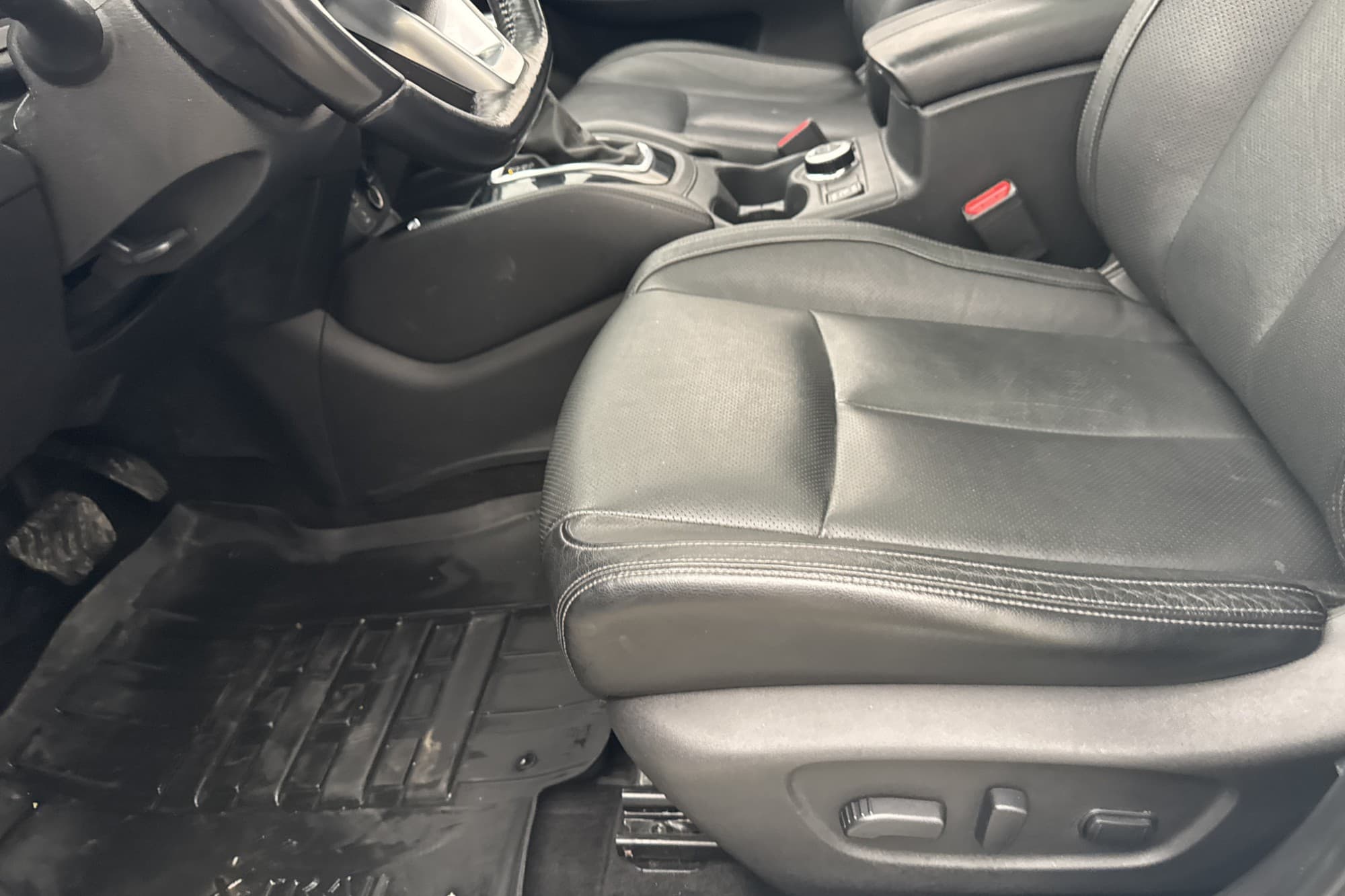 Nissan X-Trail 4WD 150hk Tekna 7-Sits Pano Skinn M&K-Värmare