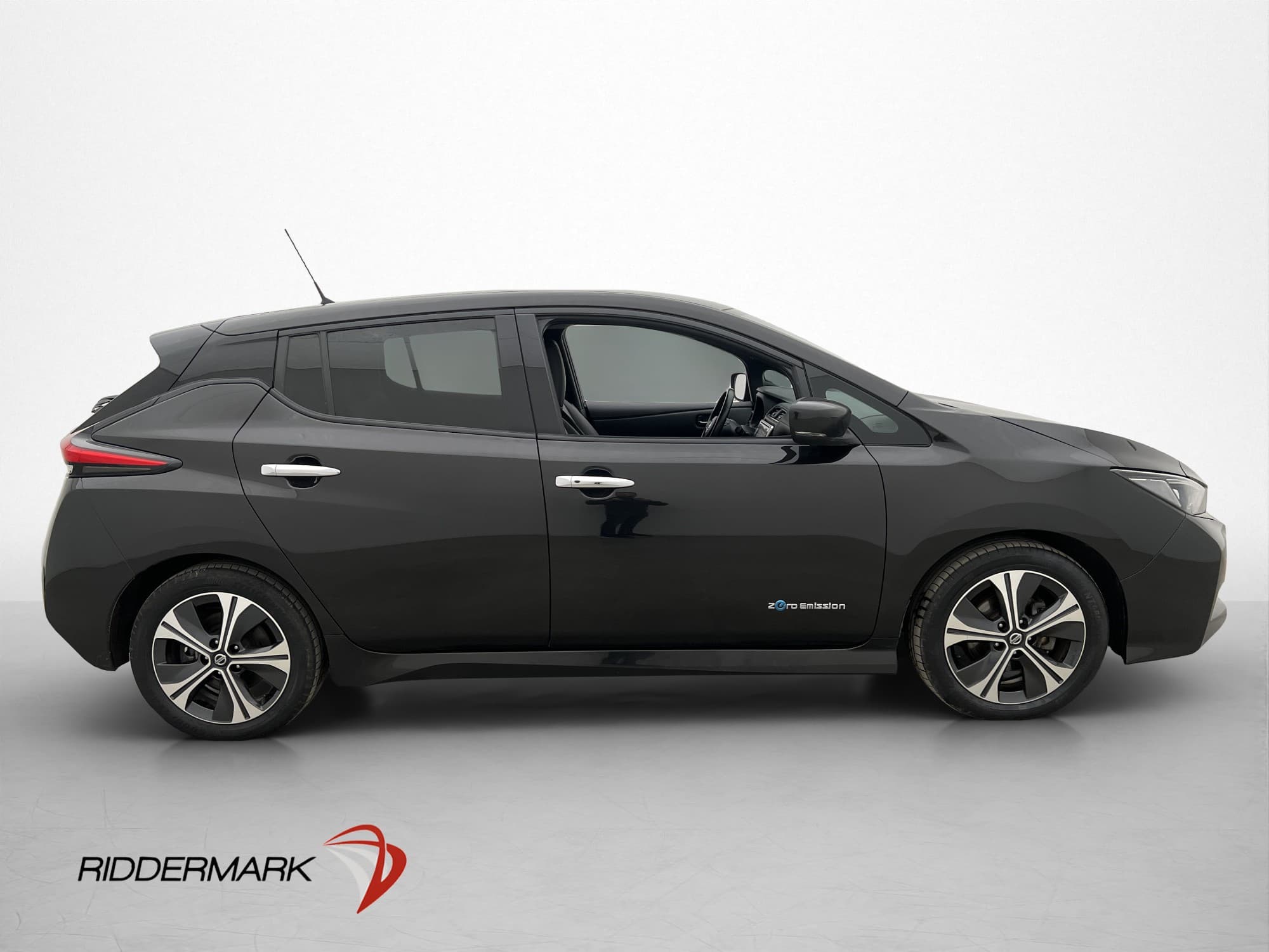 Nissan Leaf 150hk 40 kWh Tekna BOSE 360-Kamera Navi Rattvärm