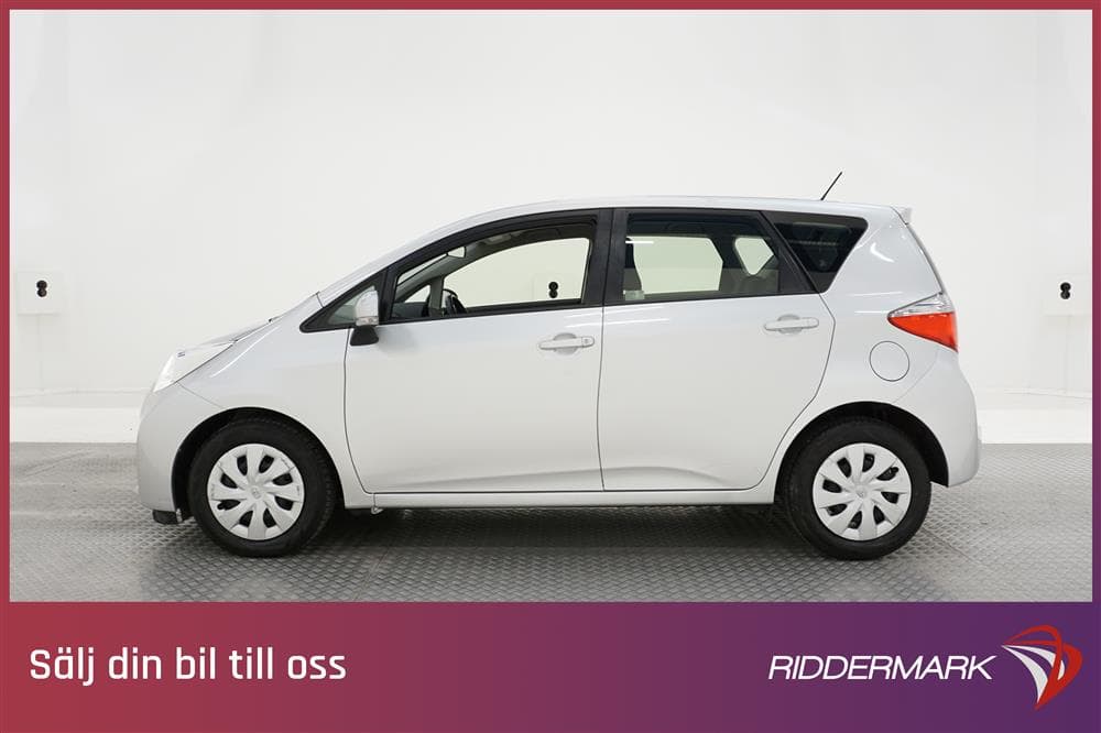 Toyota Verso S 1.33 99hk M-Värm B-Kam Låg Skatt