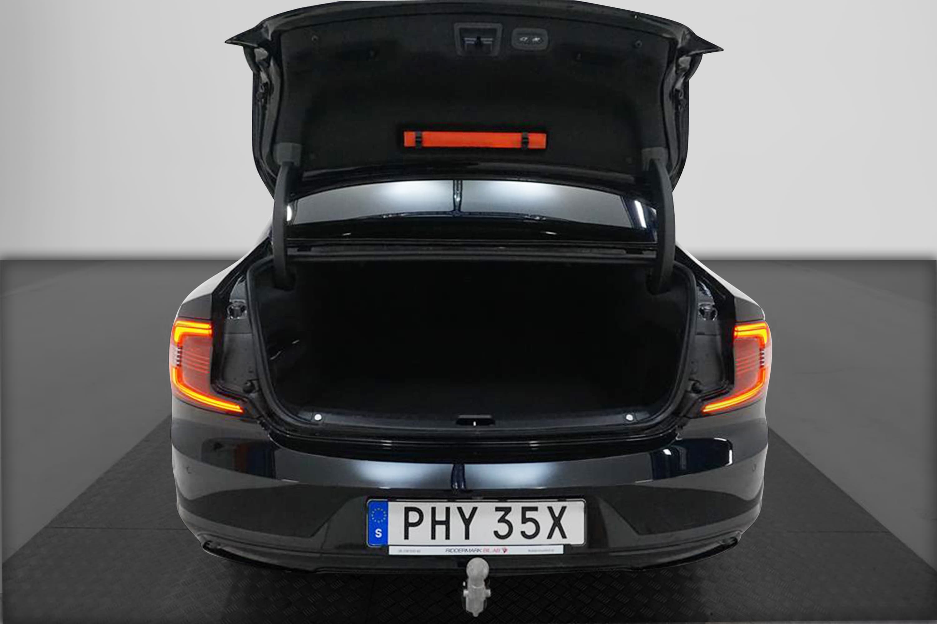 Volvo S90 B5 AWD R-Design Värmare Drag H/K VOC Naviinteriör