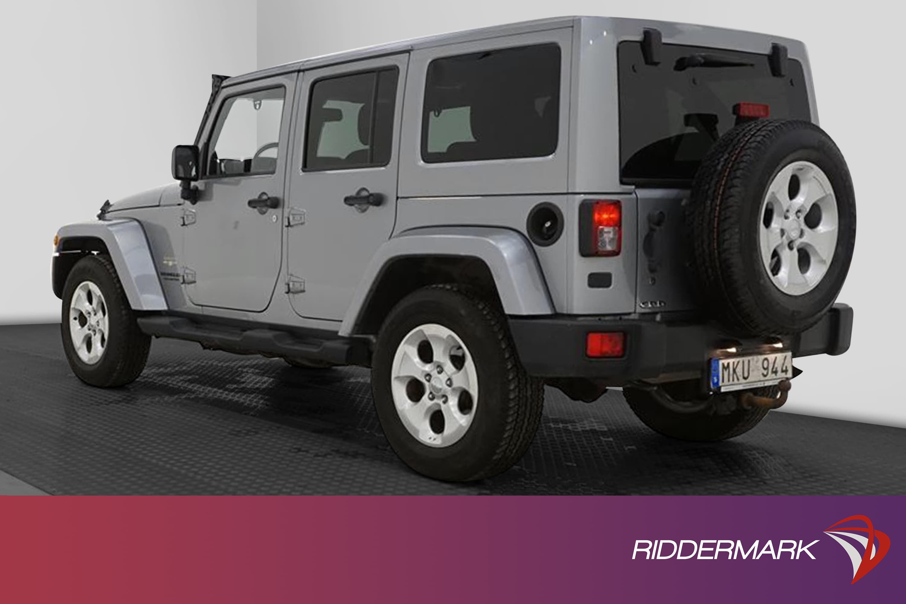 Jeep Wrangler 4WD Unlimited Sahara Edition Skinn Drag Naviexteriör