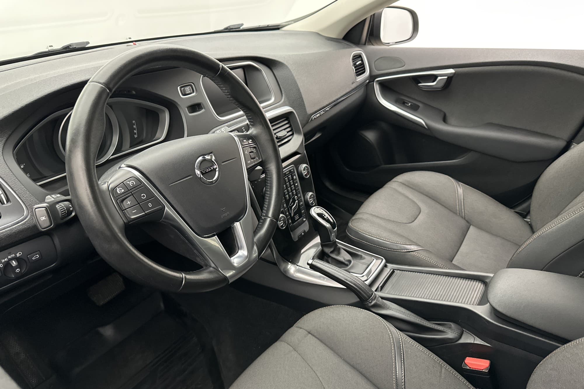 Volvo V40 Cross Country D3 Plus VOC Värmare P-Sensorer