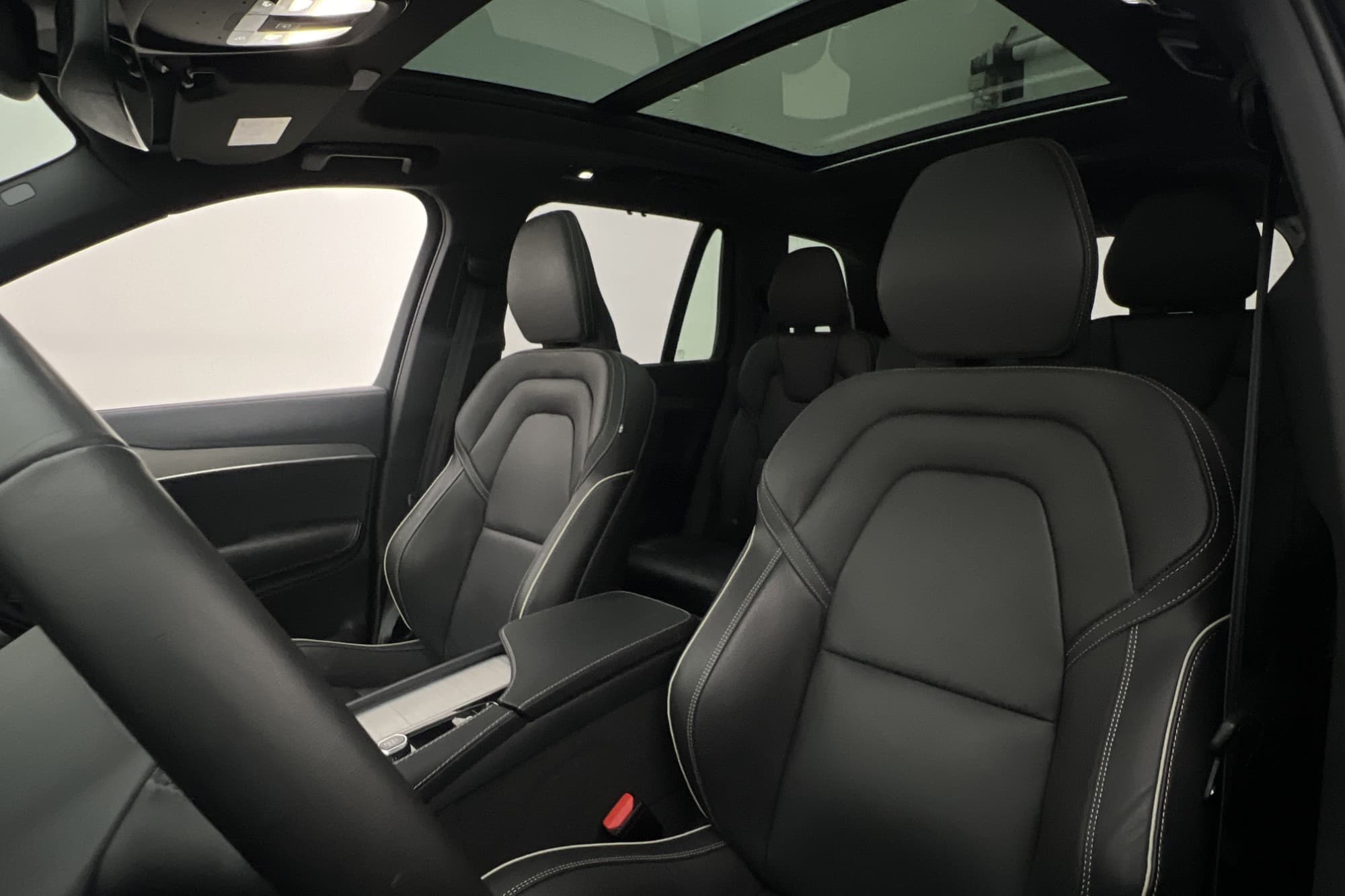 Volvo XC90 Recharge T8 Ultimate Dark 7-Sits B&W Drag Luftfjä