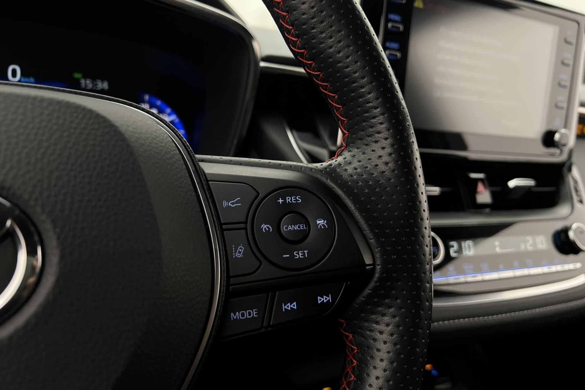 Toyota Corolla Hybrid GR Sport Kamera Navi Adapt-fart LED