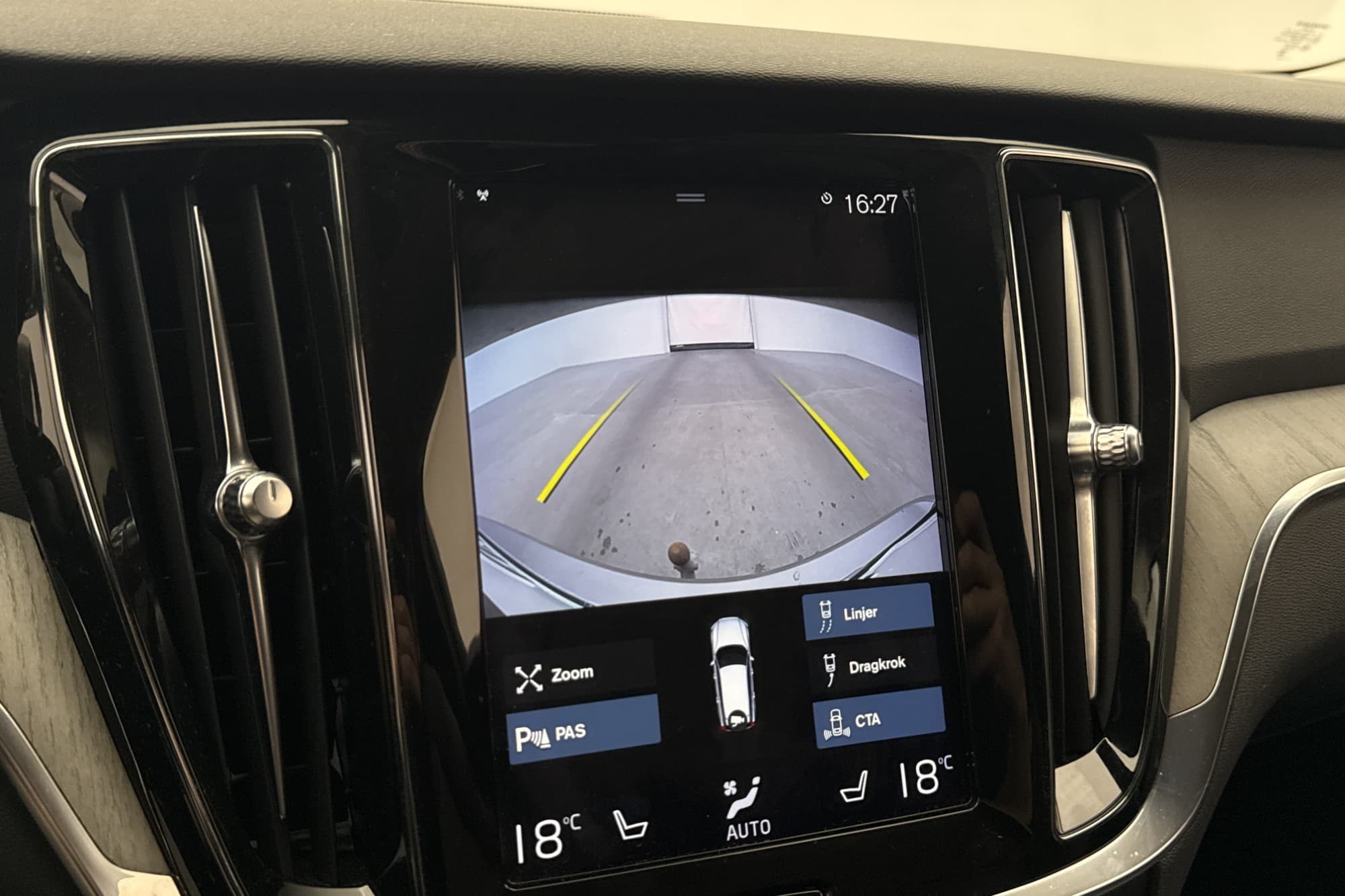 Volvo V60 T8 AWD Inscription H/K Skinn VOC Värm Kamera Drag