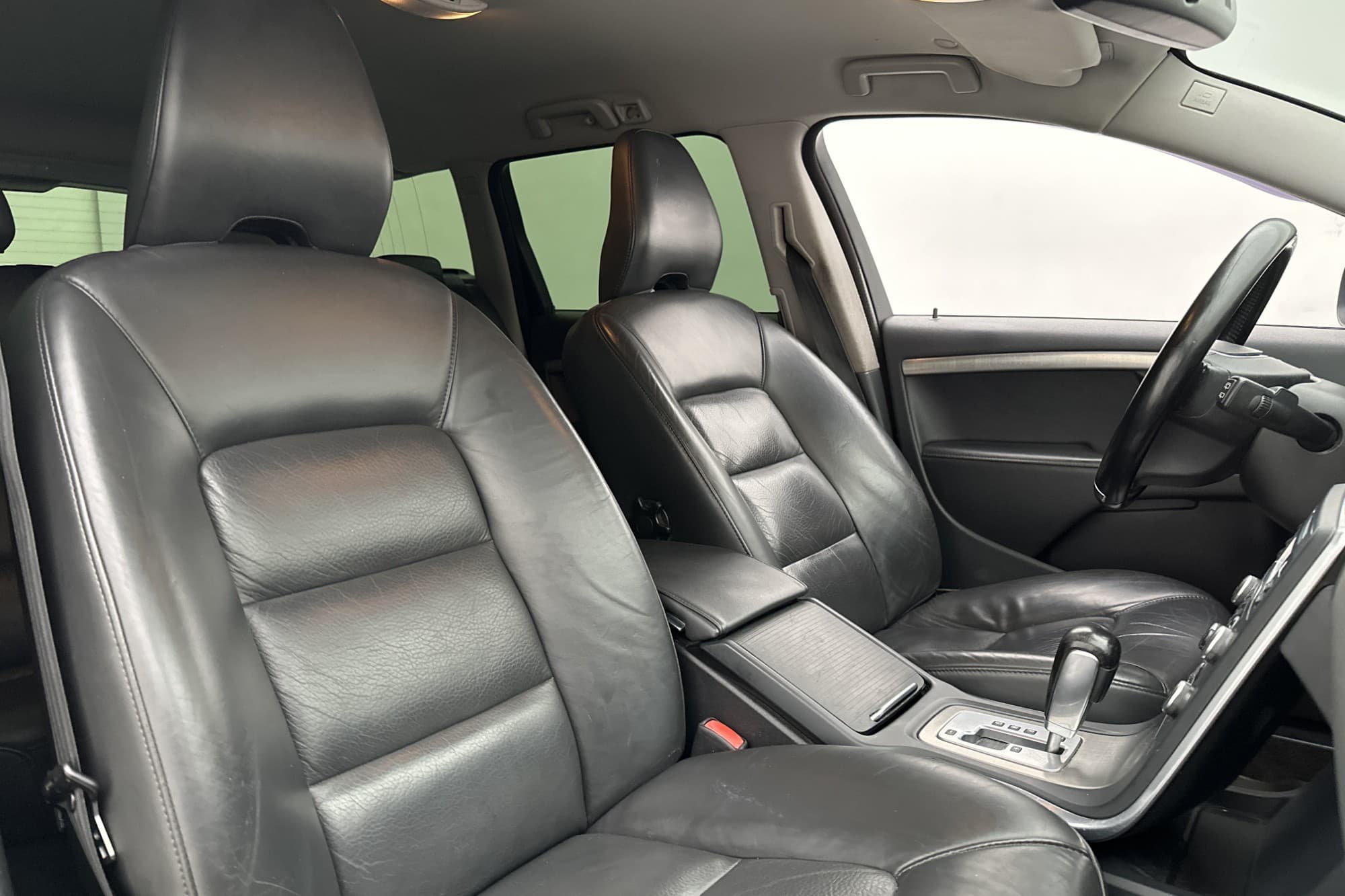 Volvo V70 D5 AWD  Summum D-Värmare P-Sensorer Skinn Elstol