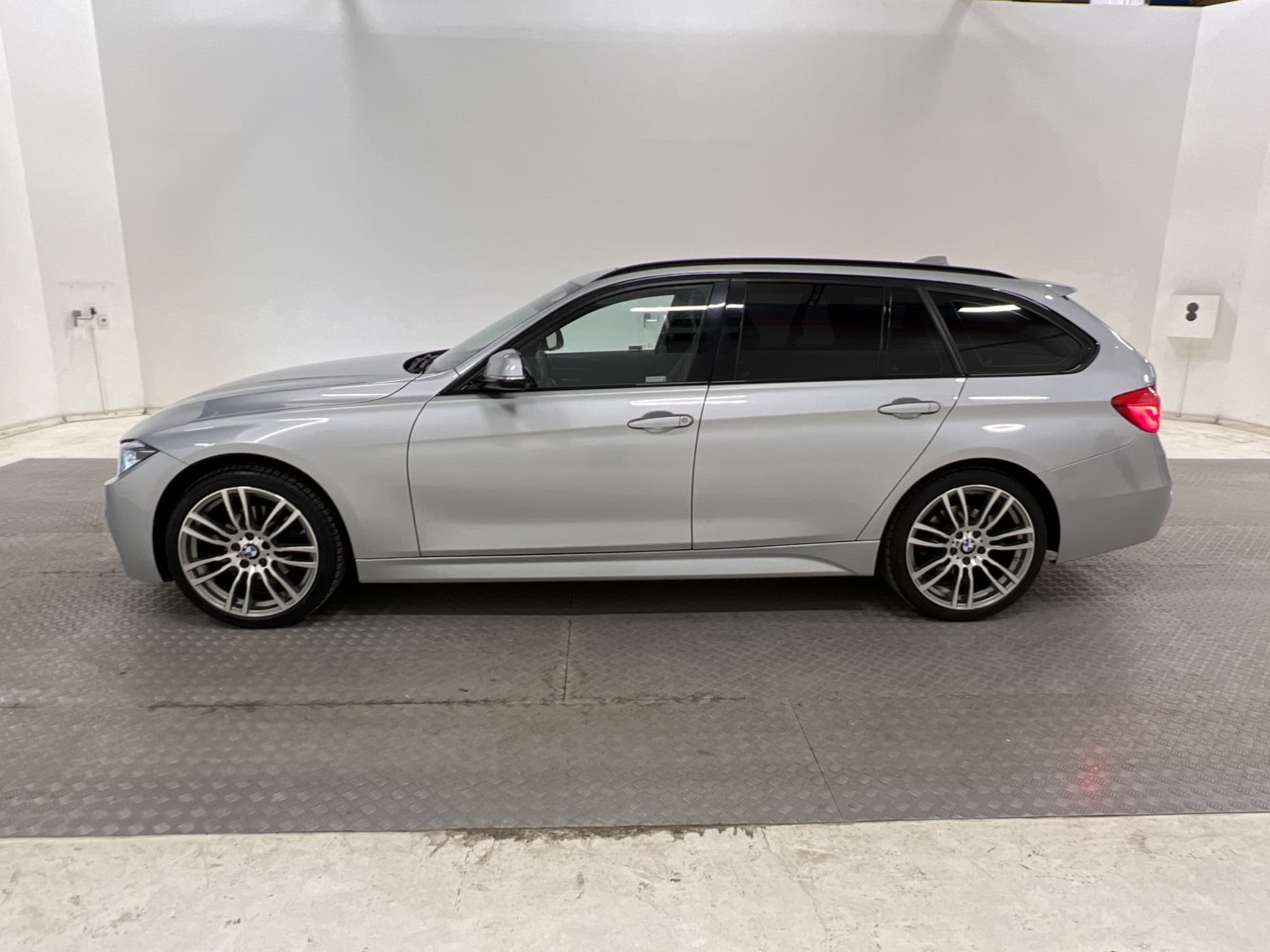 BMW 320d xDrive Touring