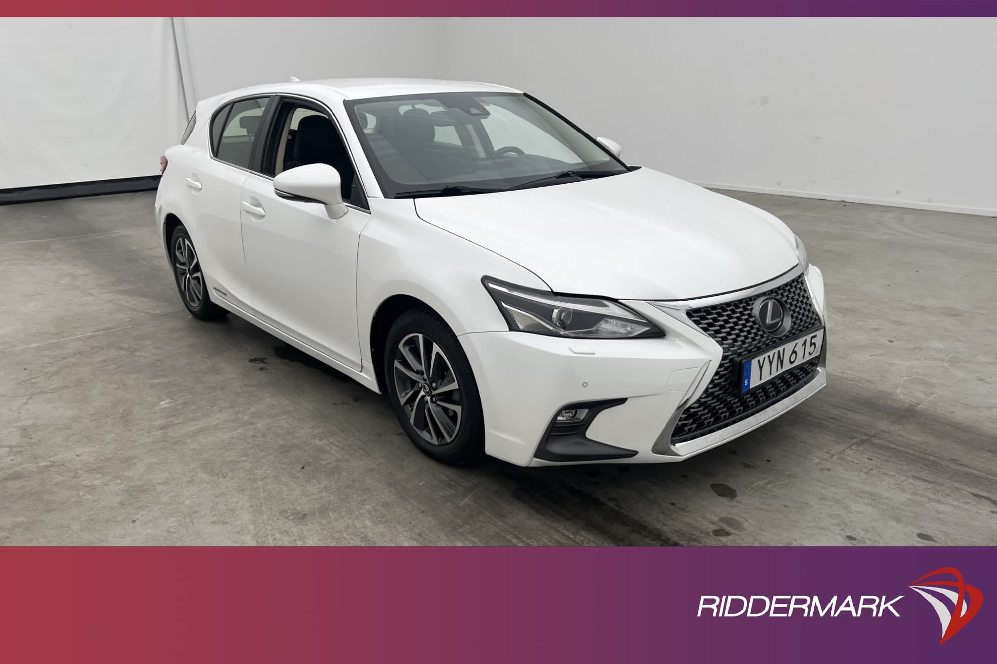 Lexus CT 200h 1.8 CVT 136hk