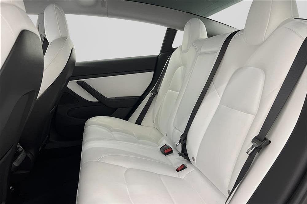 Tesla Model 3 Performance AWD 510hk Ljus interiör Svensksåldinteriör