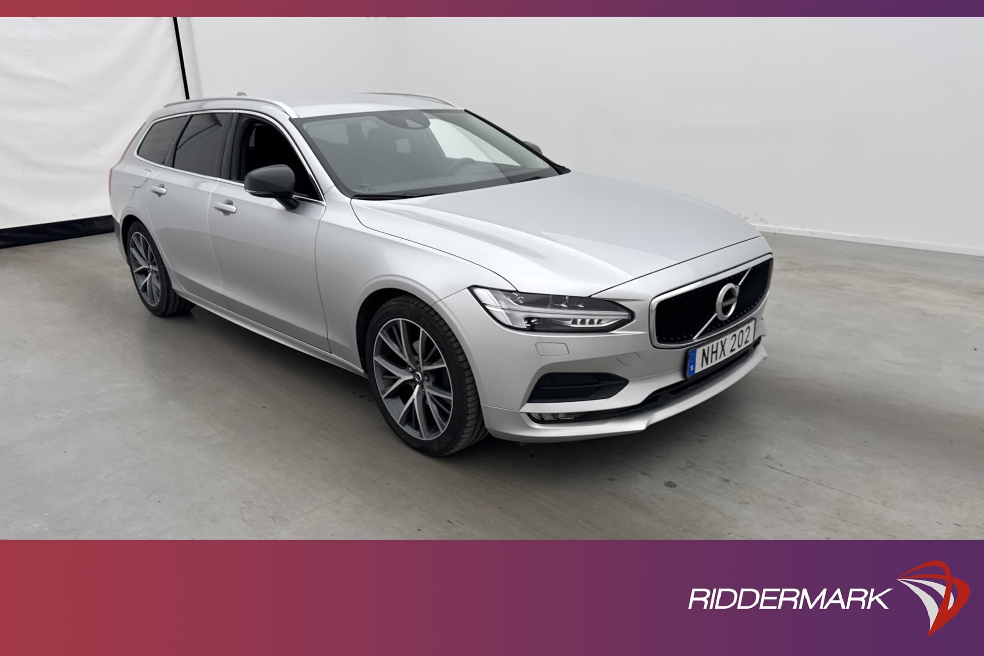 Volvo V90 D4