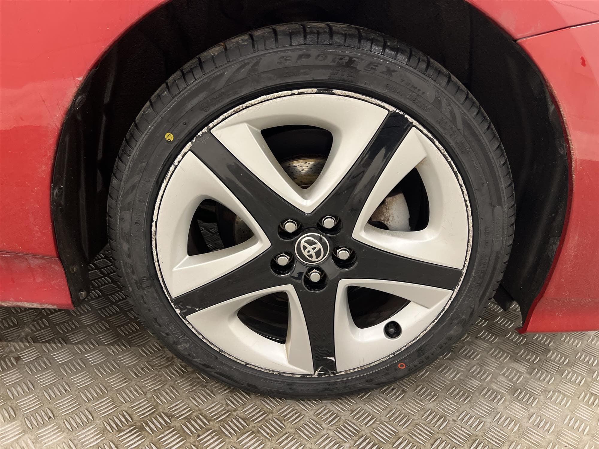 Toyota Prius Hybrid CVT 122hk HUD B-Kam Låg Skatt