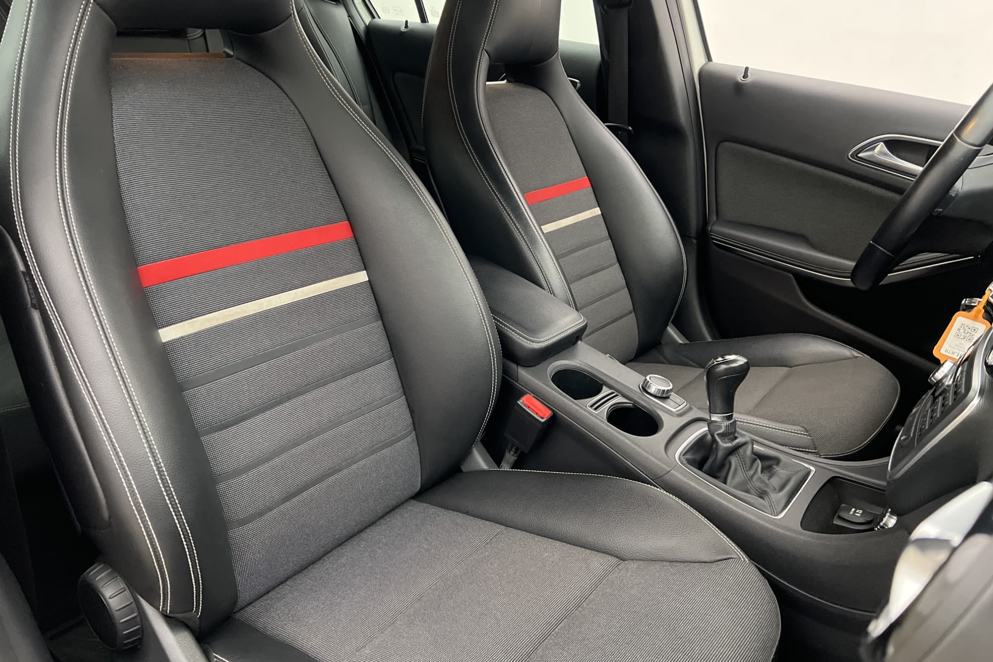 Mercedes-Benz A 180 122hk Fjärr-Värmare Kamera Halvskinn
