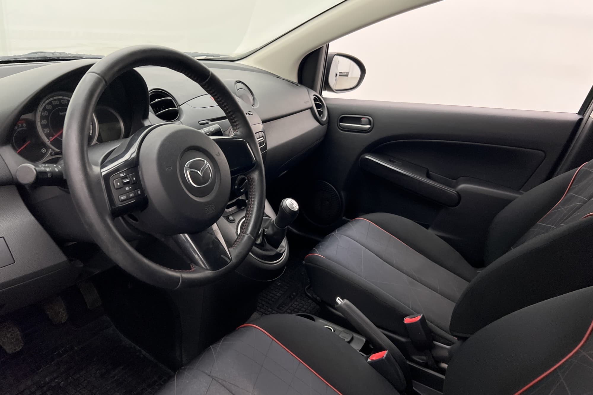 Mazda Mazda 2 1.3 MZR 84hk En brukare LÅGMIL 0,50l/Mil