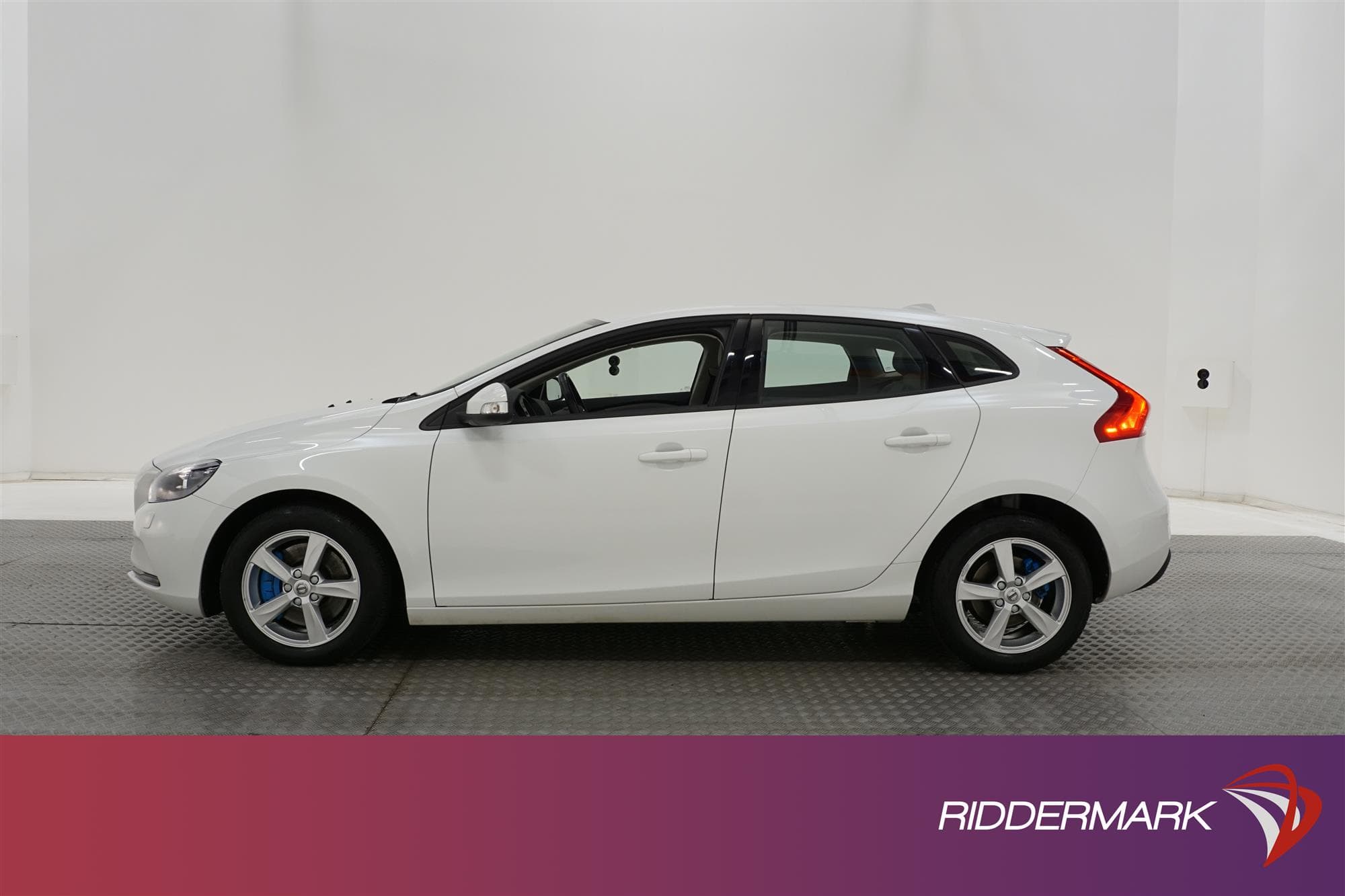 Volvo V40 T2 122hk Halv-skinn Automat