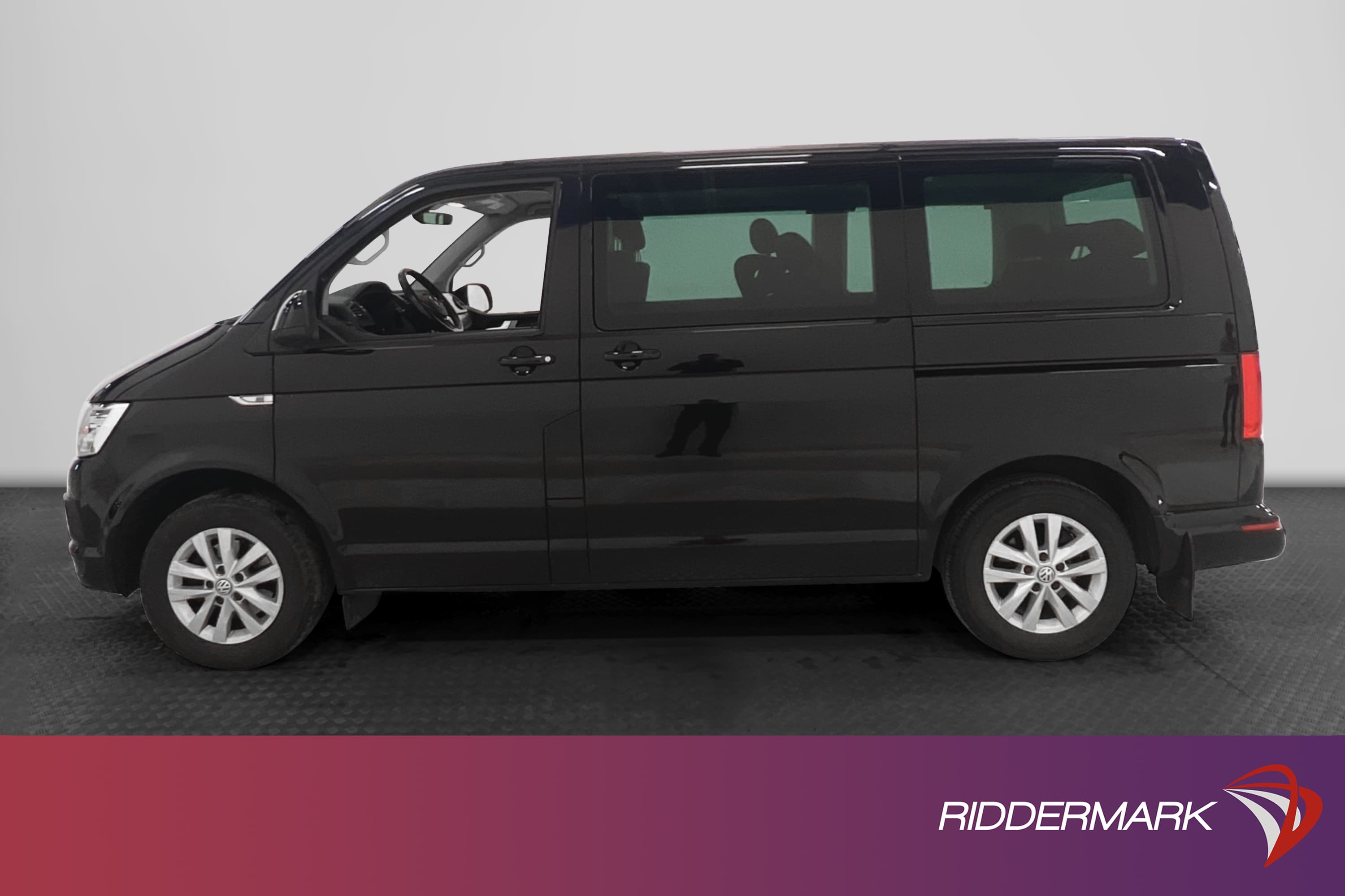 Volkswagen Multivan 2.0 TSI 150hk El-Dörrar PDC Dragkrok