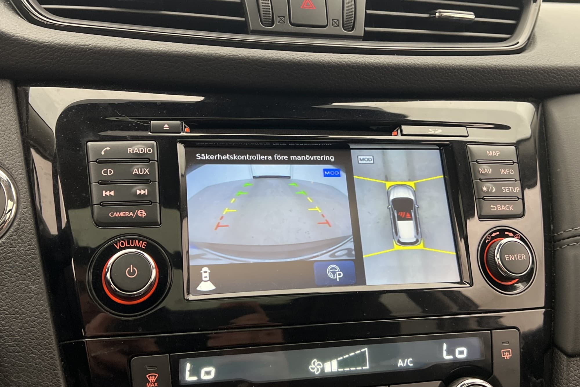Nissan X-Trail 4WD 150hk Tekna M&K-Värm Pano BOSE 360° Skinn