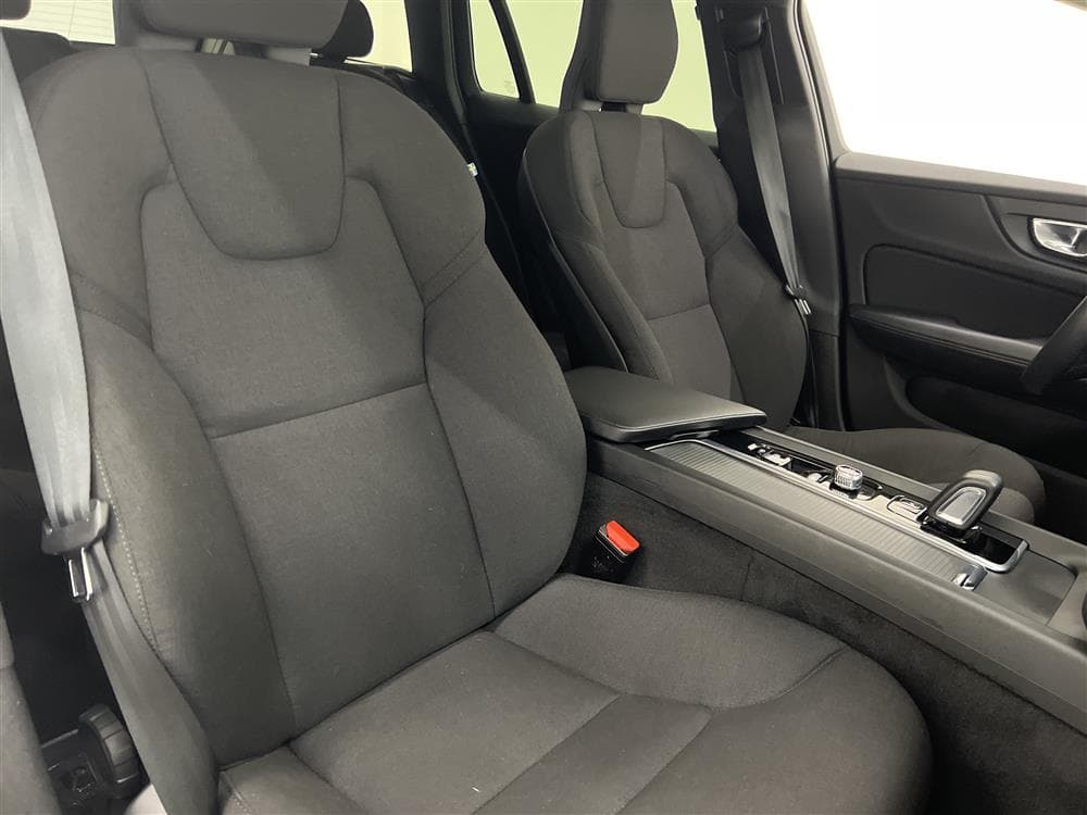 Volvo V60 B4 Cross Country AWD Momentum GPS H/K Kamera Drag
