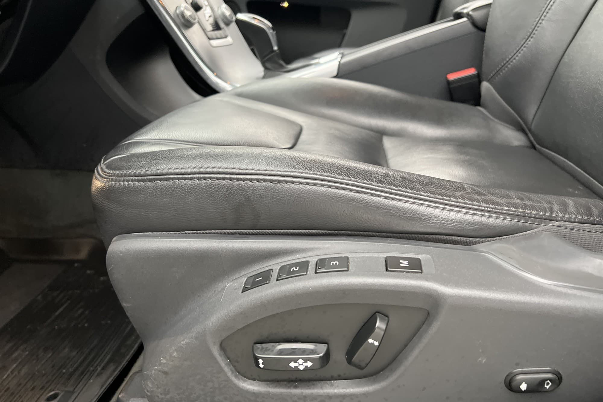 Volvo XC60 D4 AWD 190hk Summum Classic Värmare Skinn Drag